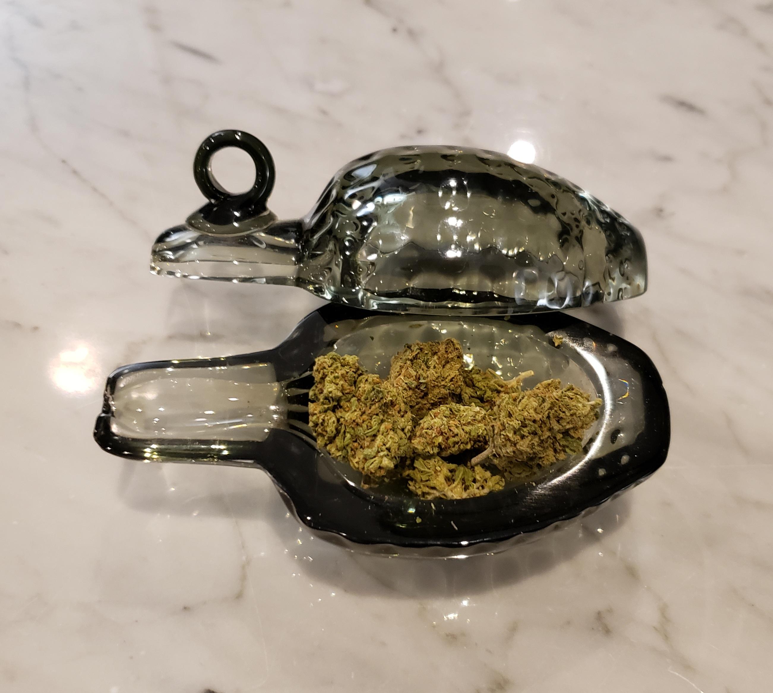 Gonzo Grenade Ashtray, Hand Blown and Cut Contemporary Glass Ashtray In Excellent Condition For Sale In New York, NY