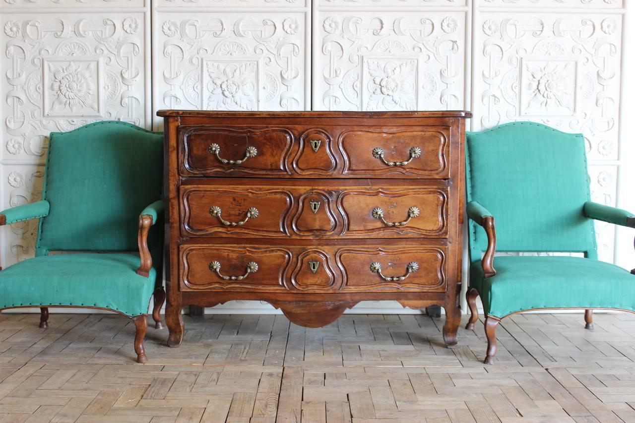 Good 18th Century French Walnut Commode 3