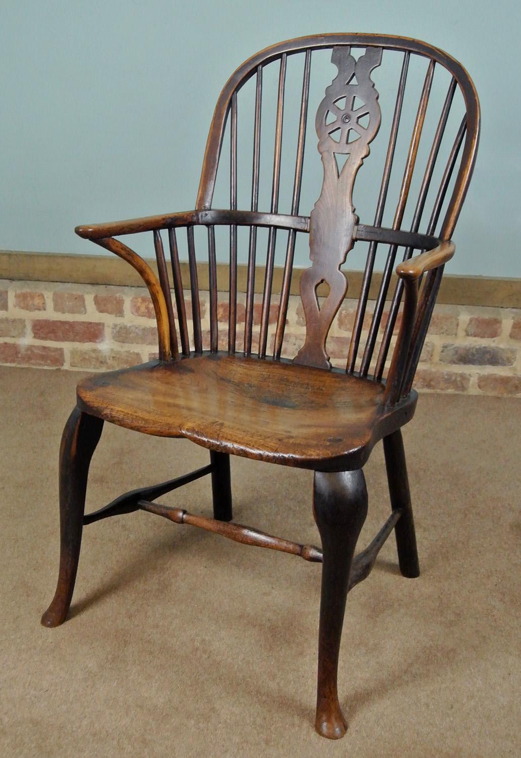 Ash Good 18th Century Windsor Wheel Back Chair with Cabriole Front Legs, C. 1780