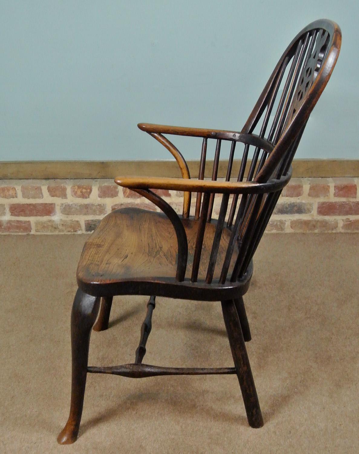 Good 18th Century Windsor Wheel Back Chair with Cabriole Front Legs, C. 1780 1