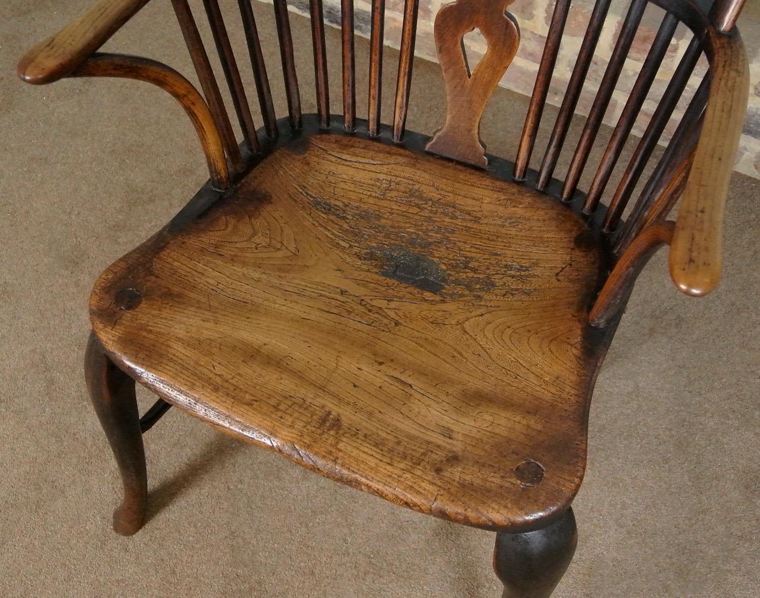 Good 18th Century Windsor Wheel Back Chair with Cabriole Front Legs, C. 1780 2
