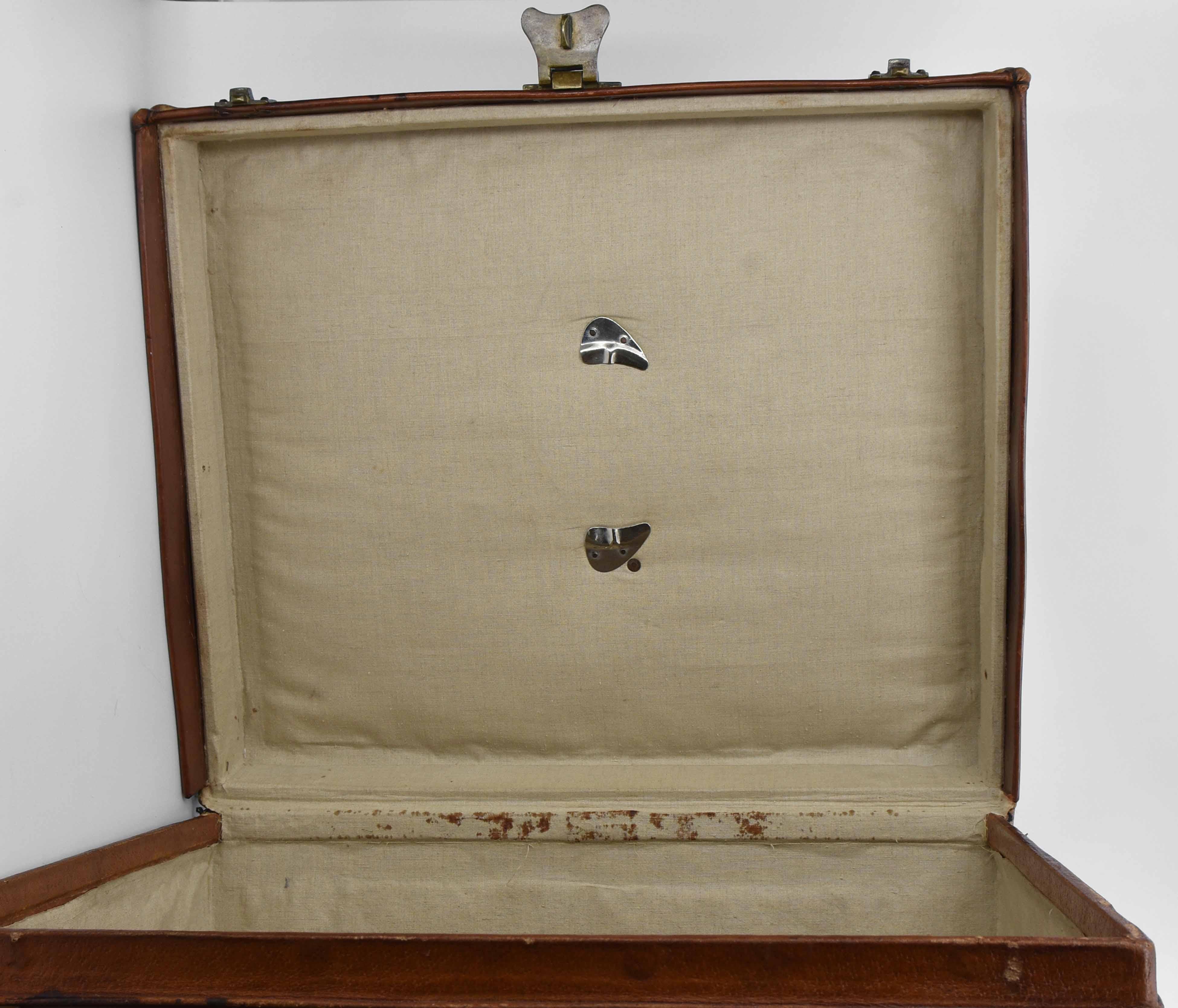 Good 1930s Leather Luggage Travel Trunk 1