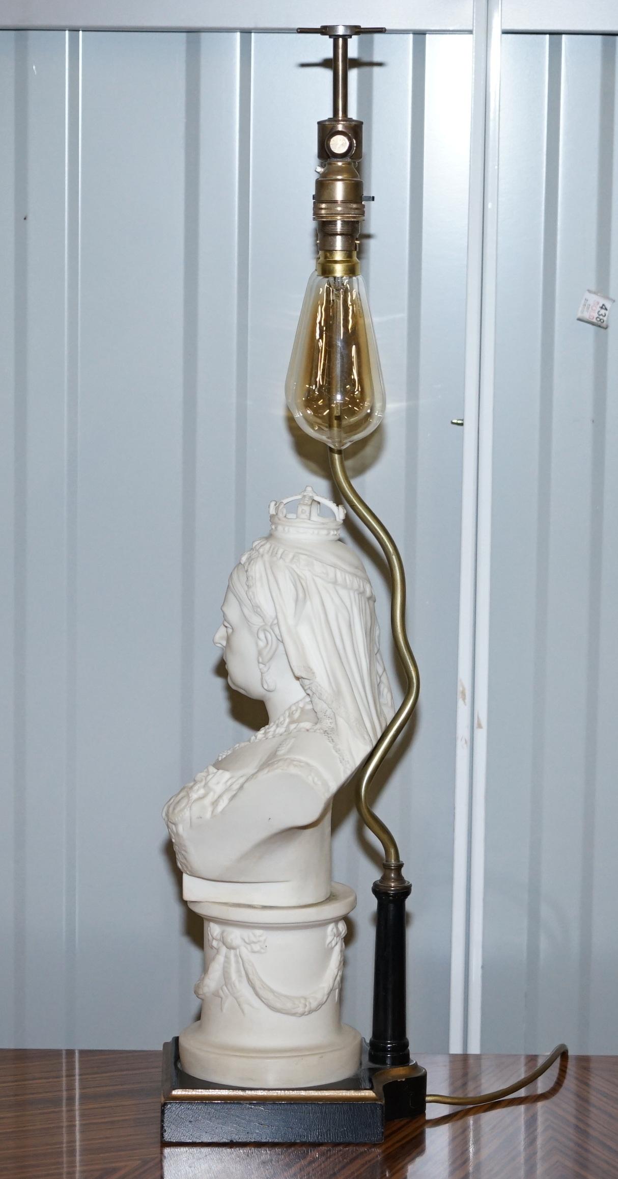 Good 19th Century Parian Figure of Queen Victoria Bust Made into a Table Lamp 8
