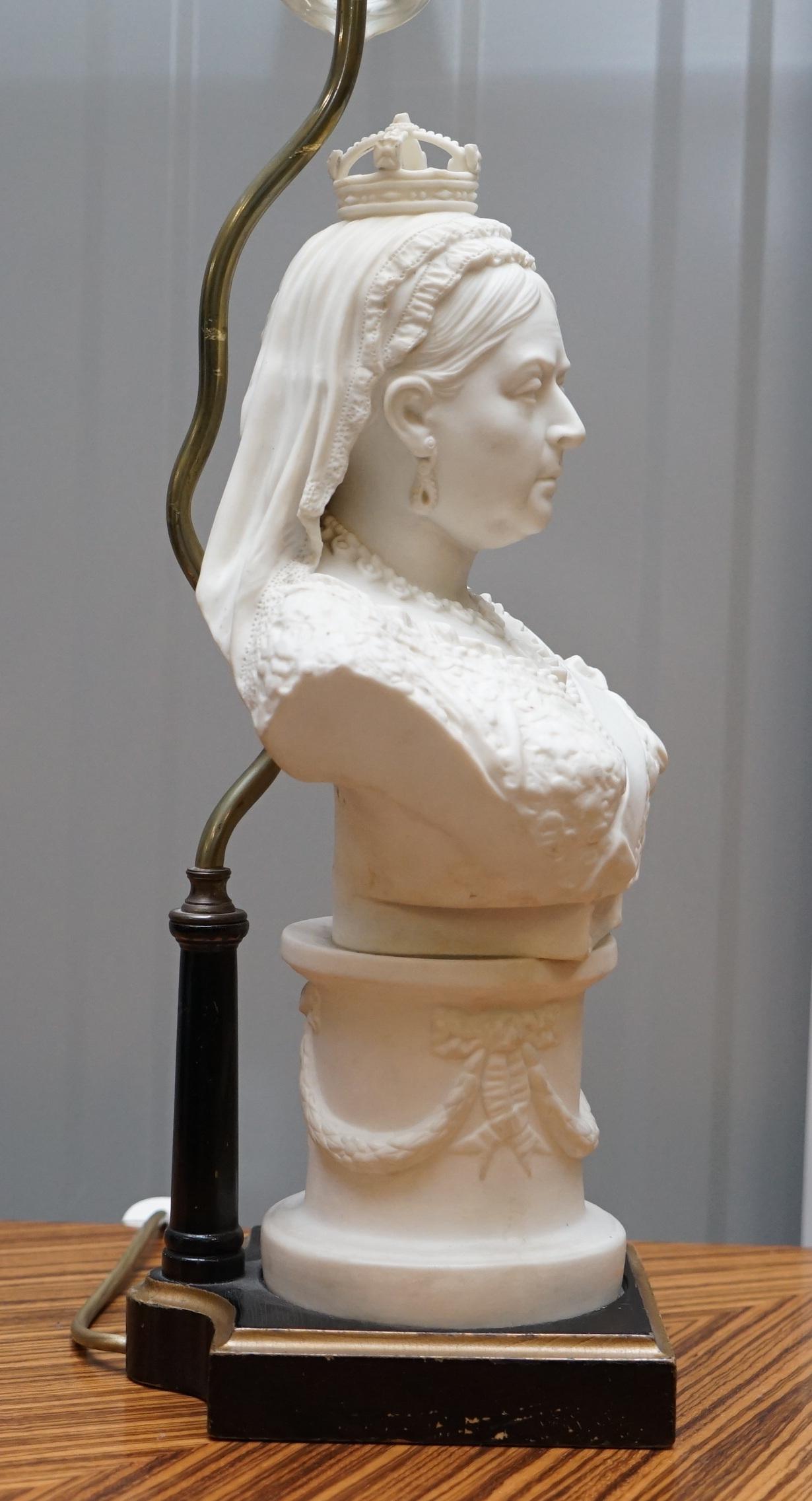 Good 19th Century Parian Figure of Queen Victoria Bust Made into a Table Lamp 3
