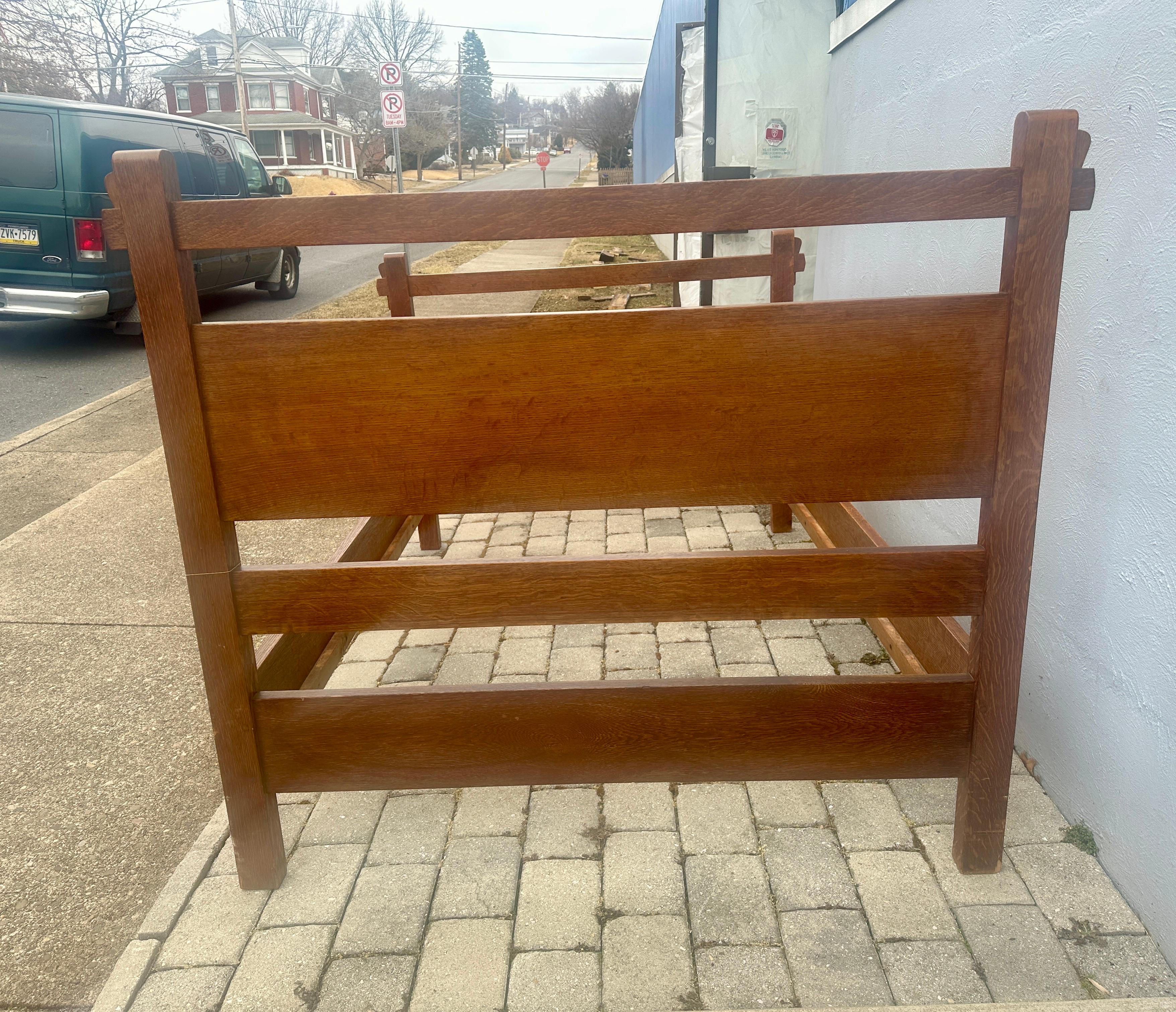 American Good Antique Gustav Stickley Full Size Bed - W8120 For Sale