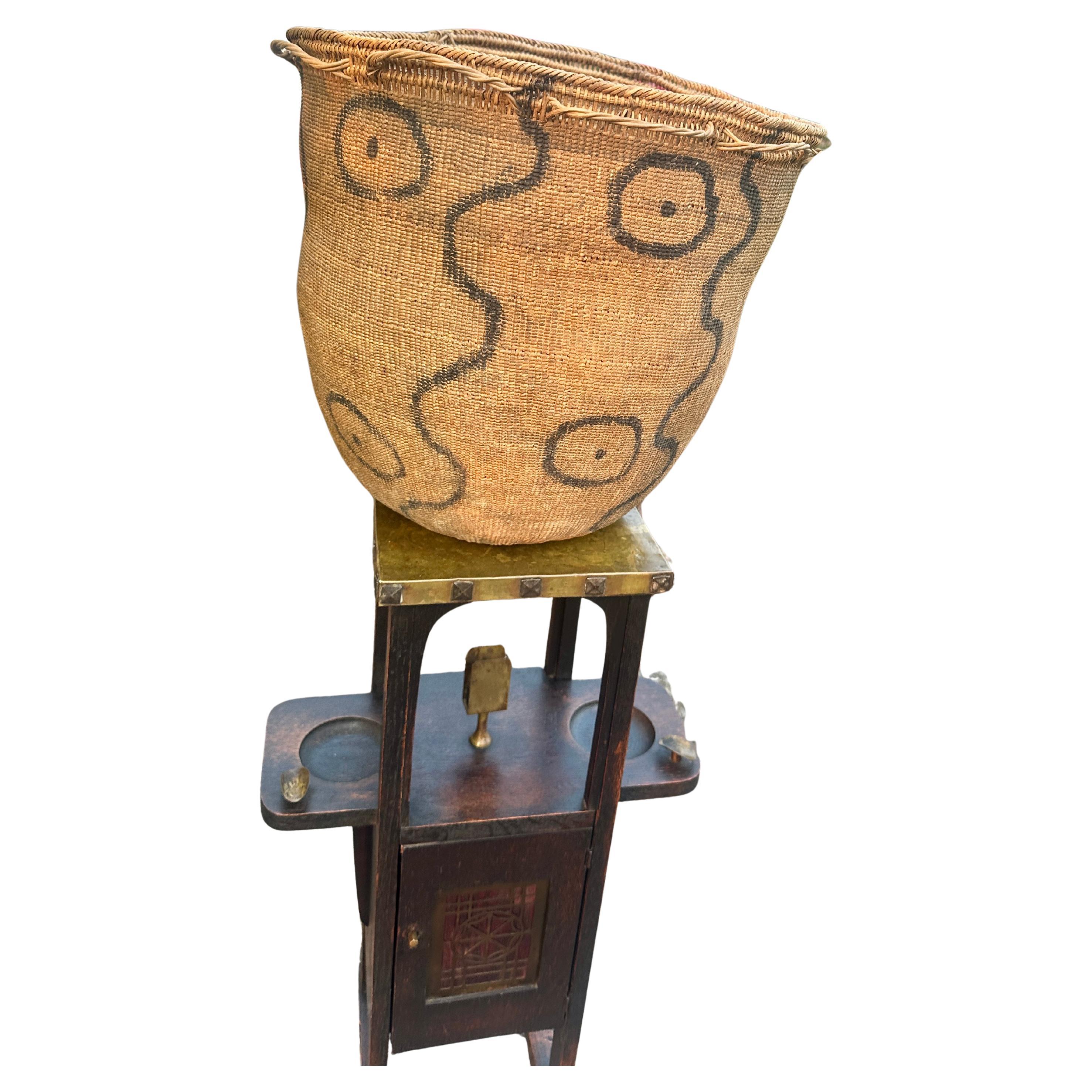 Good Antique Large Native American Basket - W7570 en venta