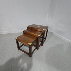 Bonne campagne  Tables gigognes en acajou