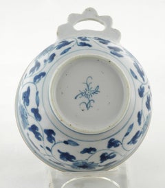 Good Chinese Export Porcelain Porringer