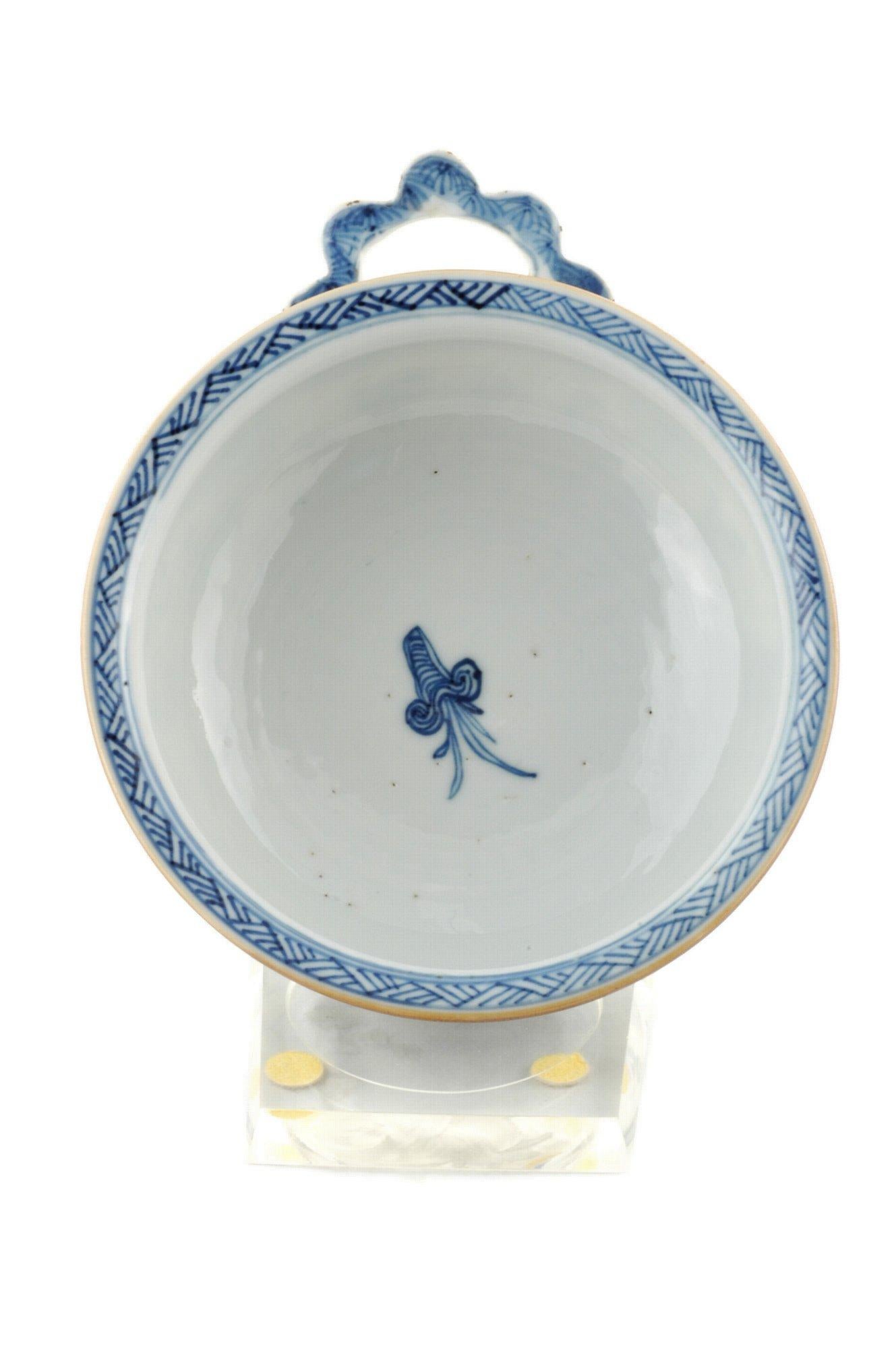 Good Chinese Export Porcelain Porringer In Good Condition For Sale In New York, NY