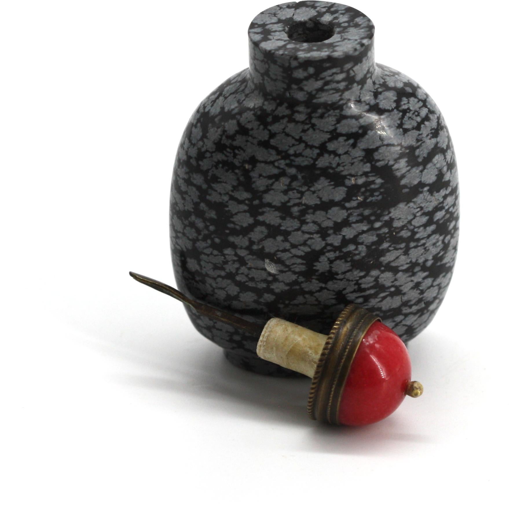 20th Century Good Chinese Mottled Marble Snuff Bottle For Sale
