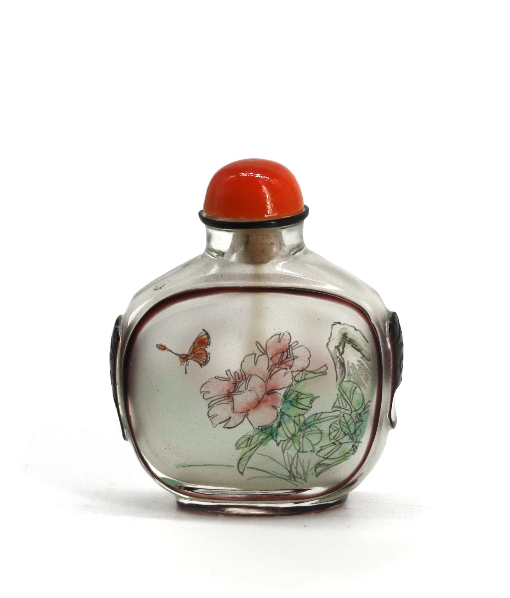 Good Chinese Reverse Painted & Overlaid Glass Snuff Bottle For Sale 3