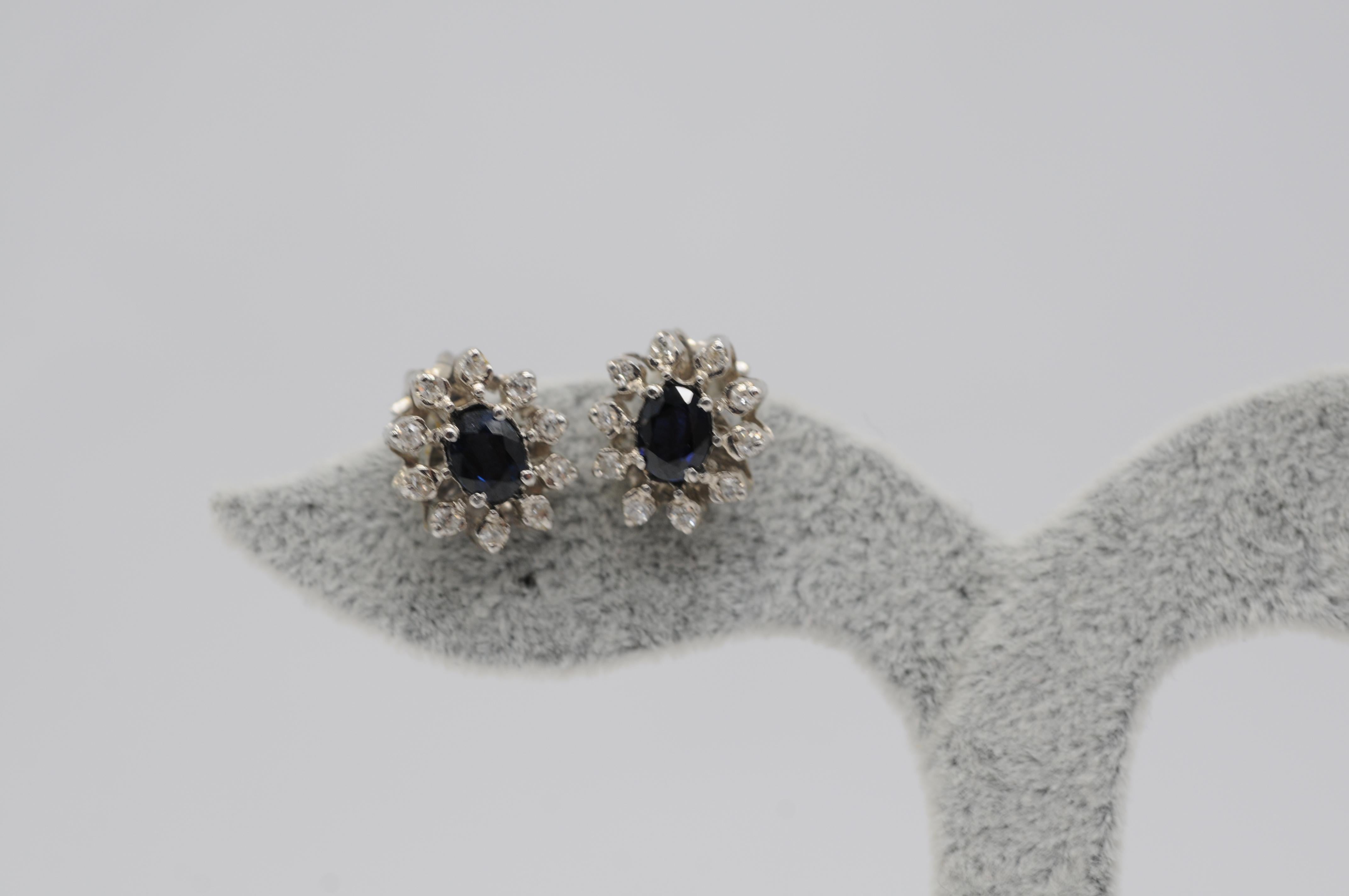 good earrings with sapphires and diamonds in 14k gold For Sale 1