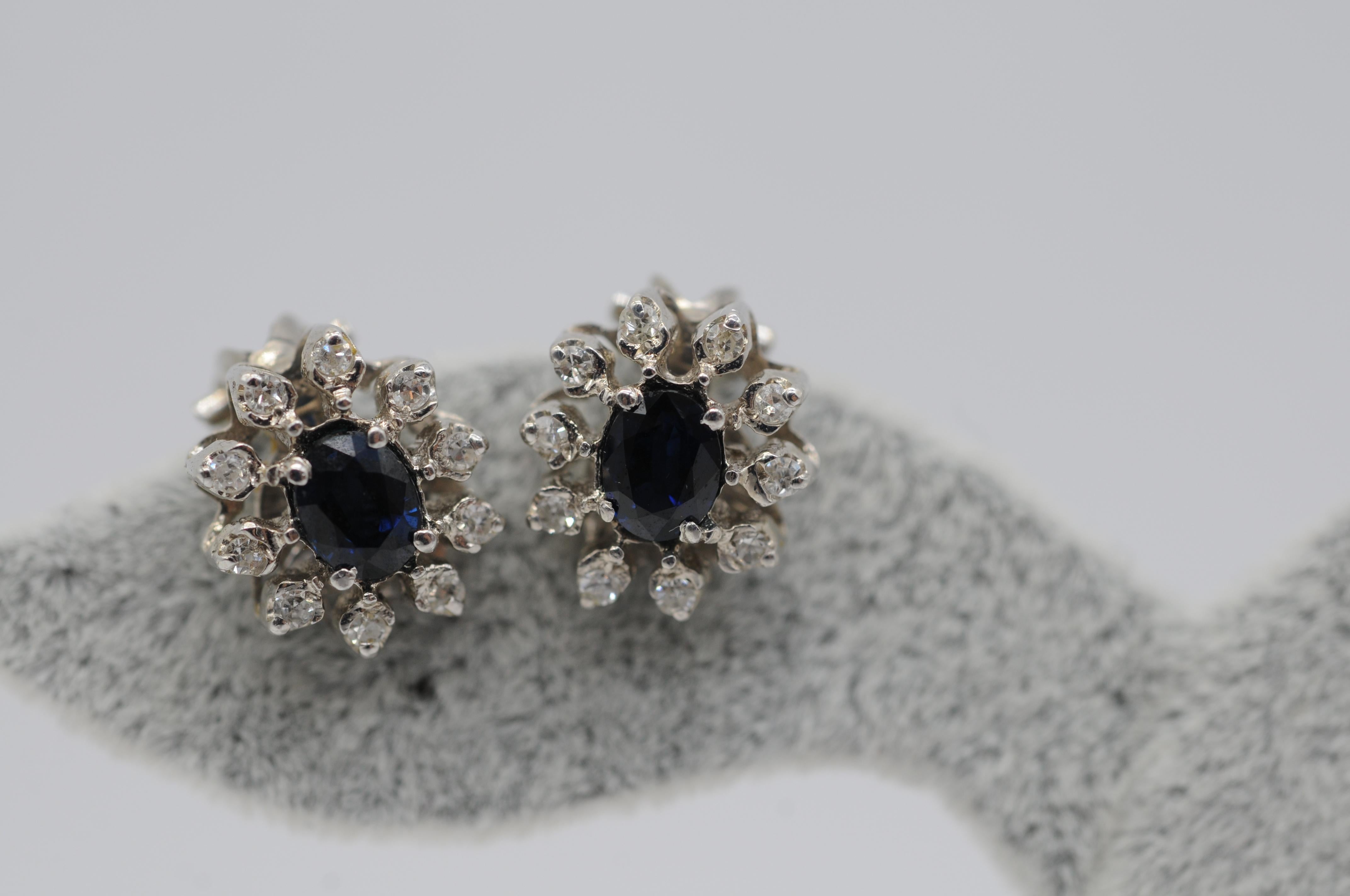 good earrings with sapphires and diamonds in 14k gold For Sale 3