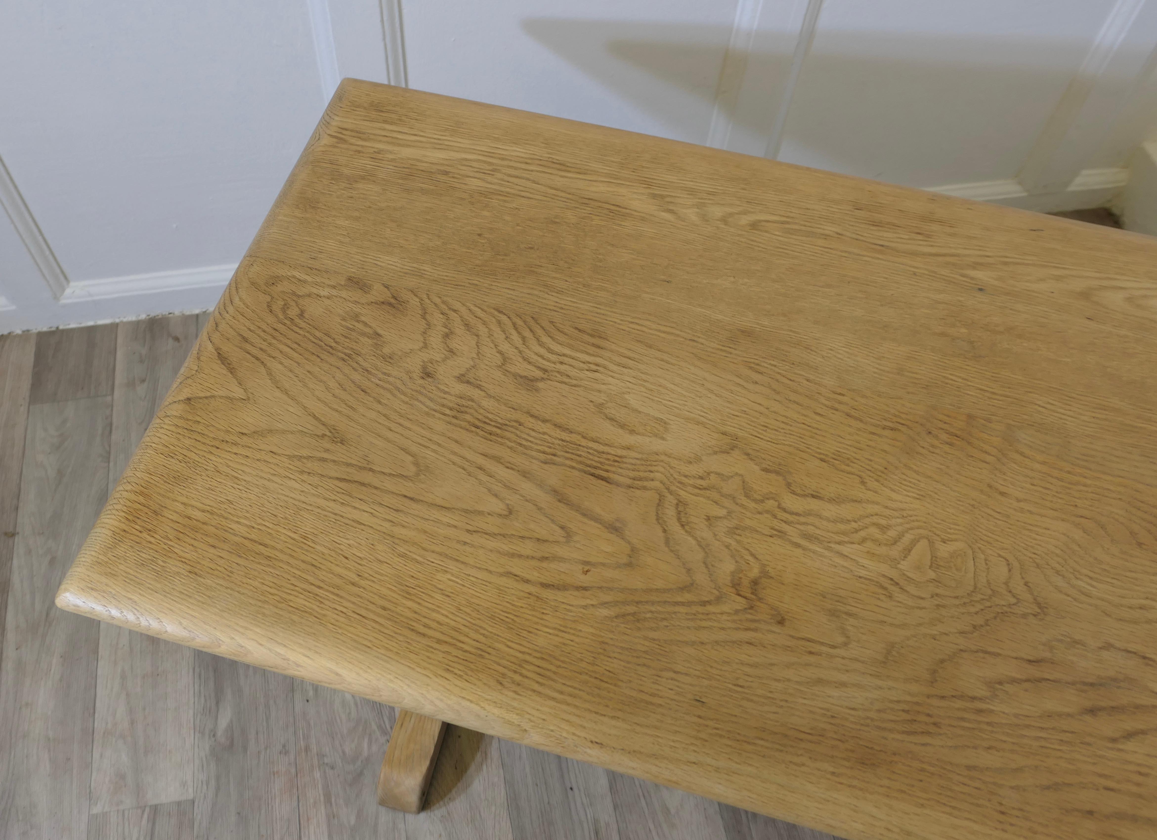 Table basse de ferme de style réfectoire en chêne doré Bon état - En vente à Godshill, Isle of Wight