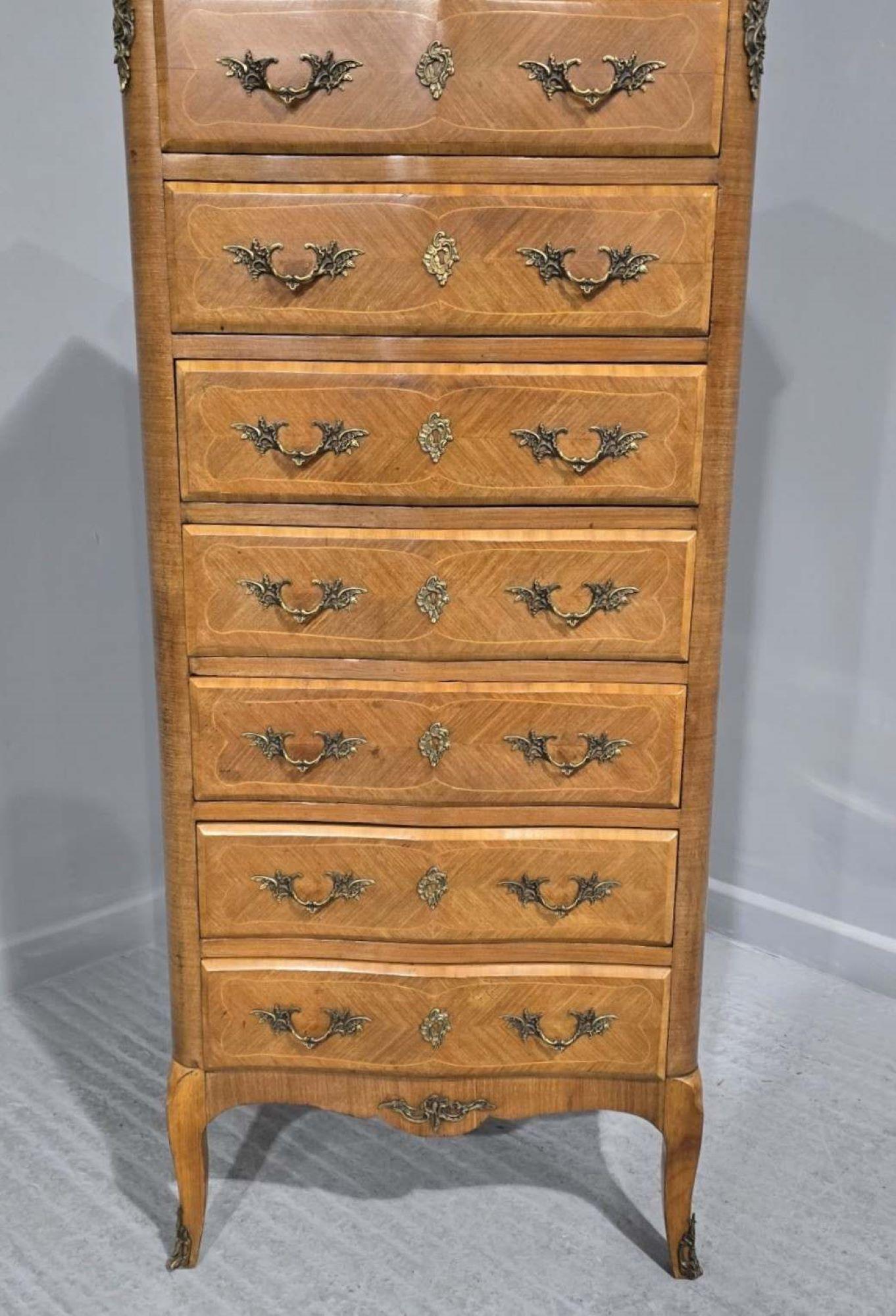 Good French Semanier Chest of Seven Drawers For Sale 1