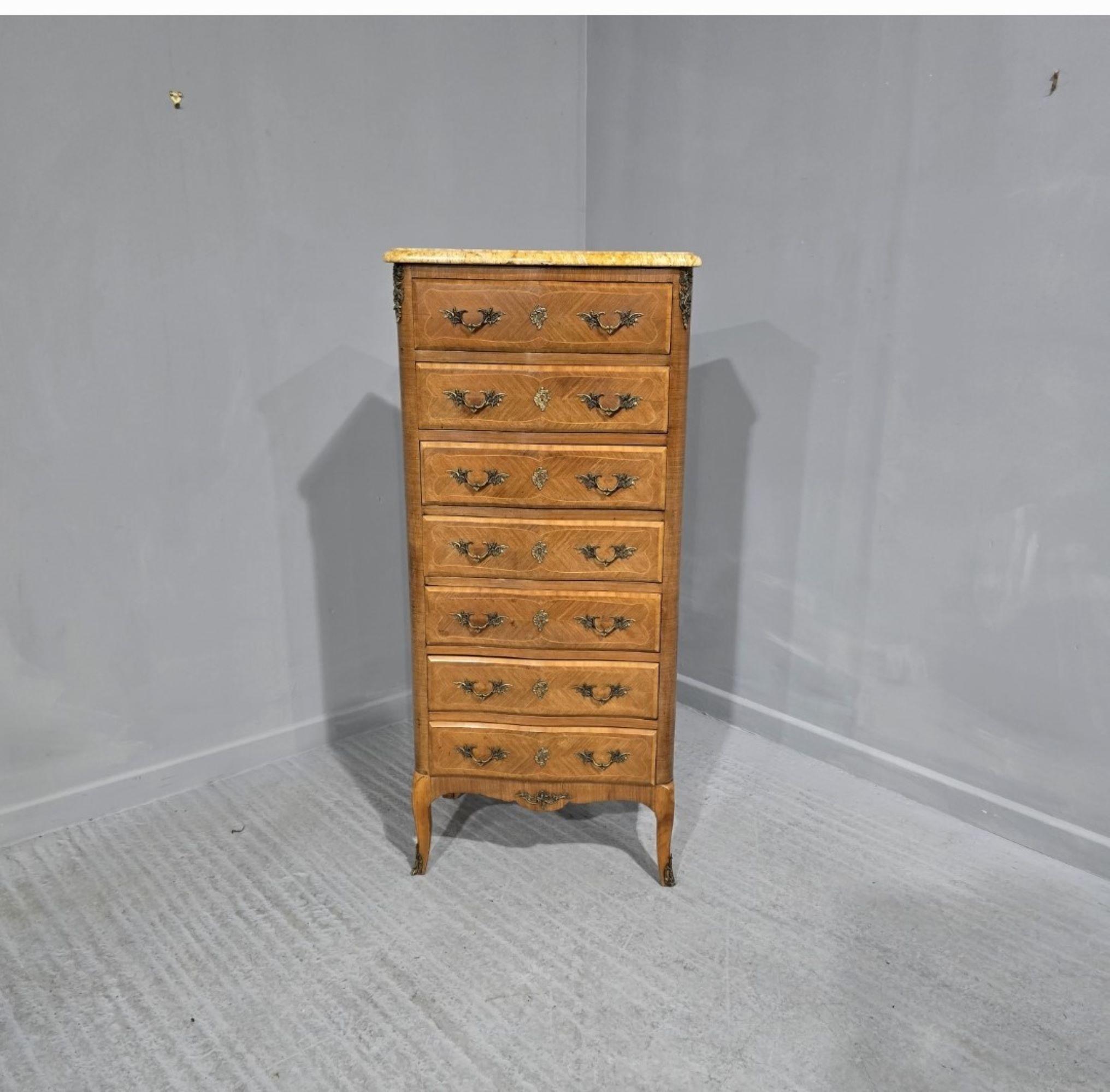 Good French Semanier Chest of Seven Drawers For Sale 2