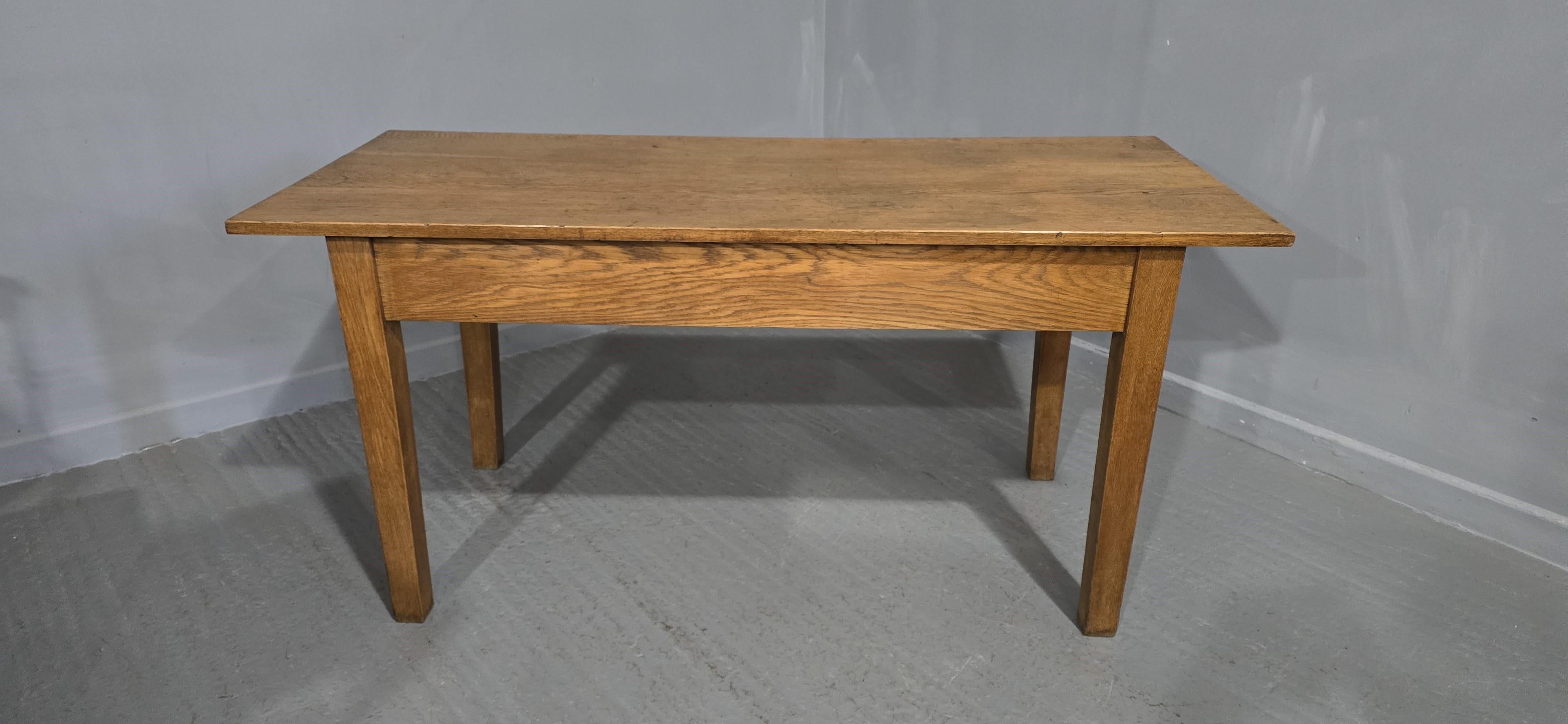 Good Golden Oak Plank Kitchen Refrectory Farmhouse Dining Table en vente 3