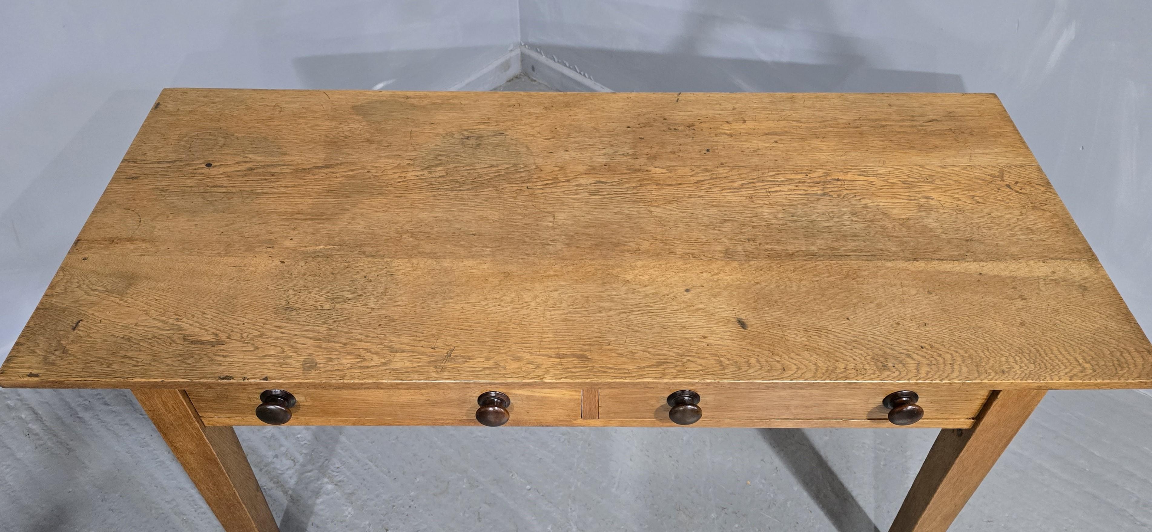 Art déco Good Golden Oak Plank Kitchen Refrectory Farmhouse Dining Table en vente