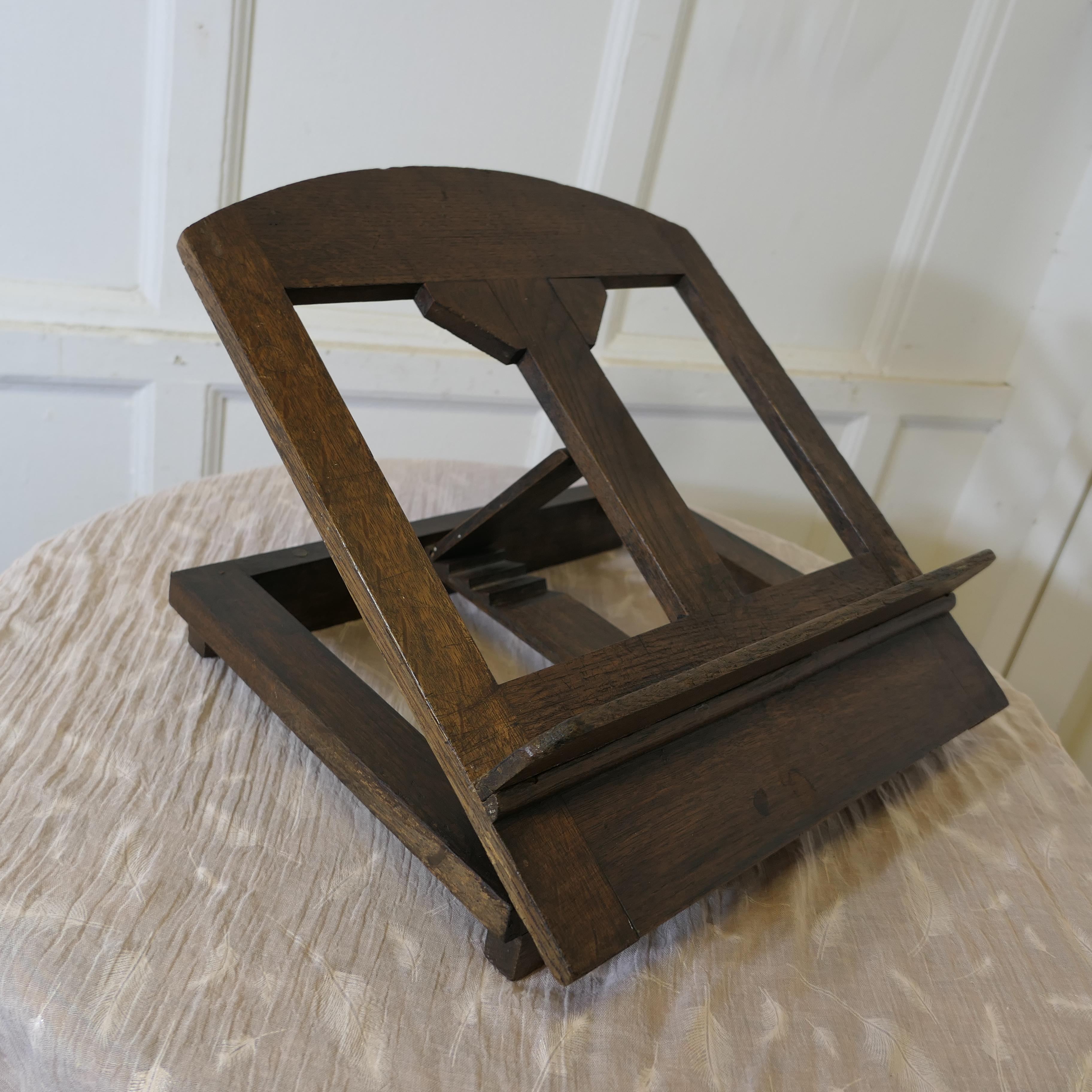 Un buon leggio o leggio in Oak francese di grandi dimensioni, Lutrin In condizioni buone in vendita a Godshill, Isle of Wight