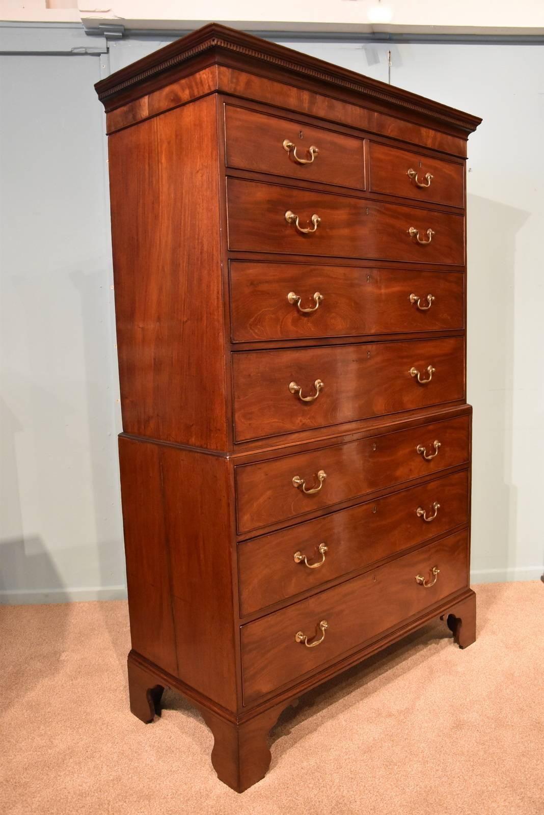 A good late 18th century mahogany chest on chest of superb color.

Dimensions:
Height 75