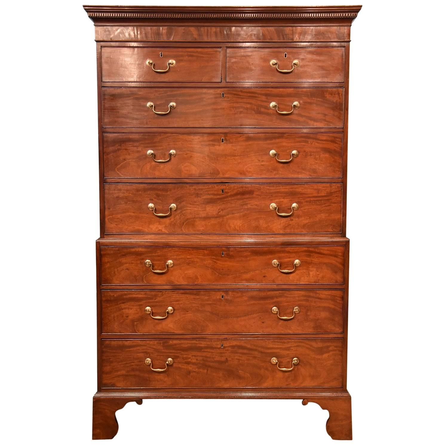 Good Late 18th Century Mahogany Chest on Chest