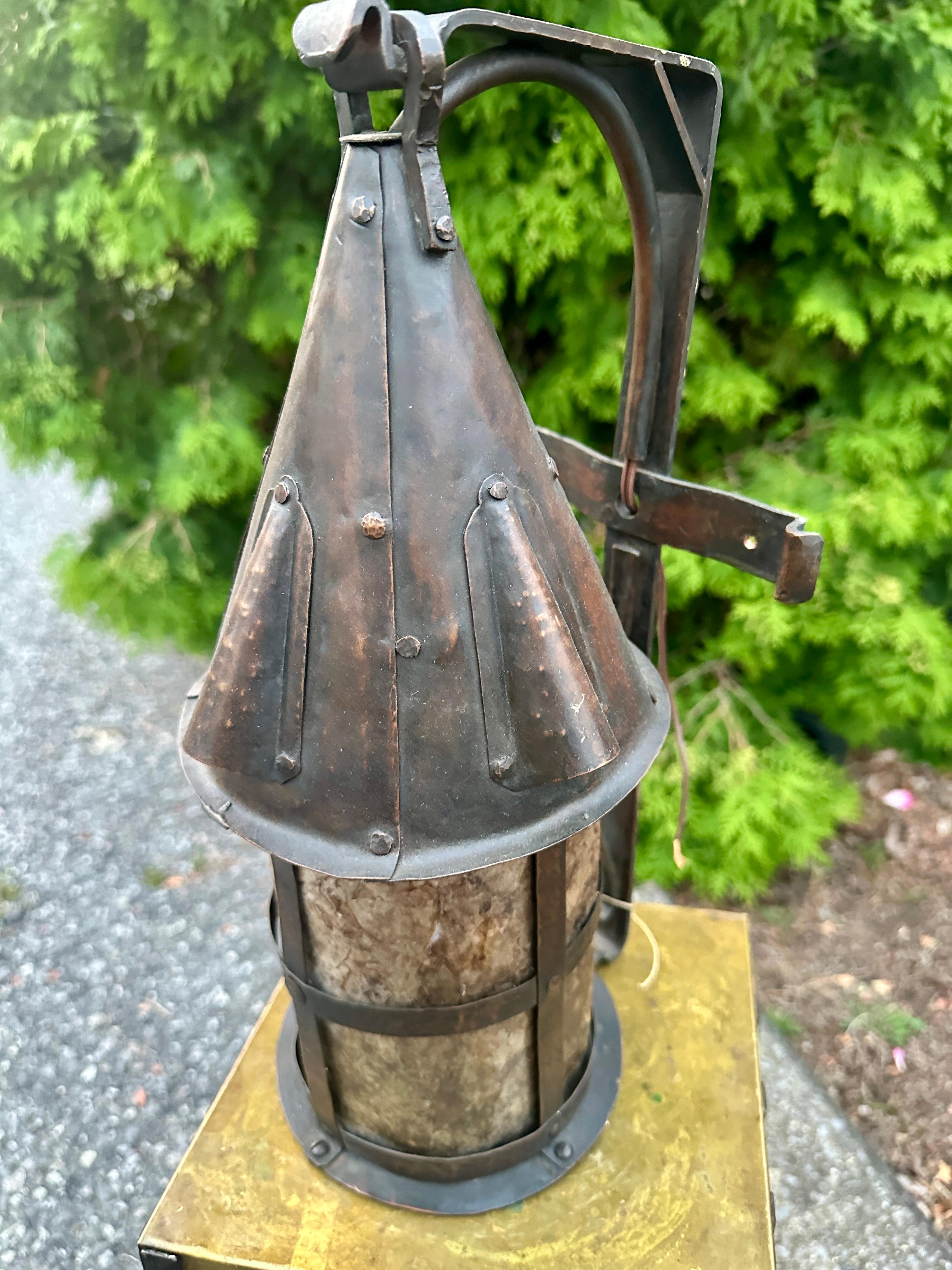 Good looking Arts & Crafts Wall Sconce in good condition, Stickley era   - W5604 (amerikanisch) im Angebot