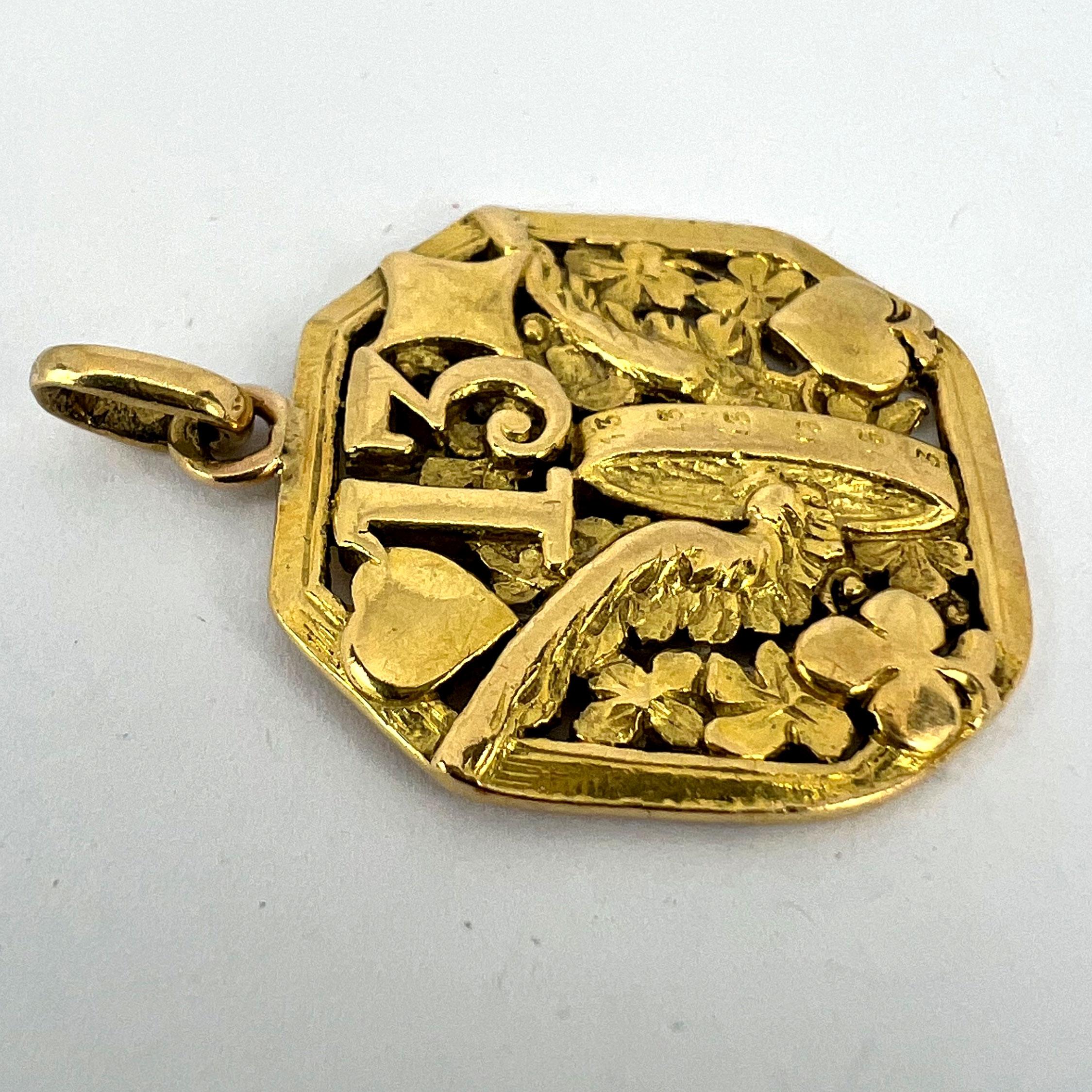 Good Luck 13 Hermes Wheel Cards Clover 18K Yellow Gold Lucky Charm Pendant For Sale 12