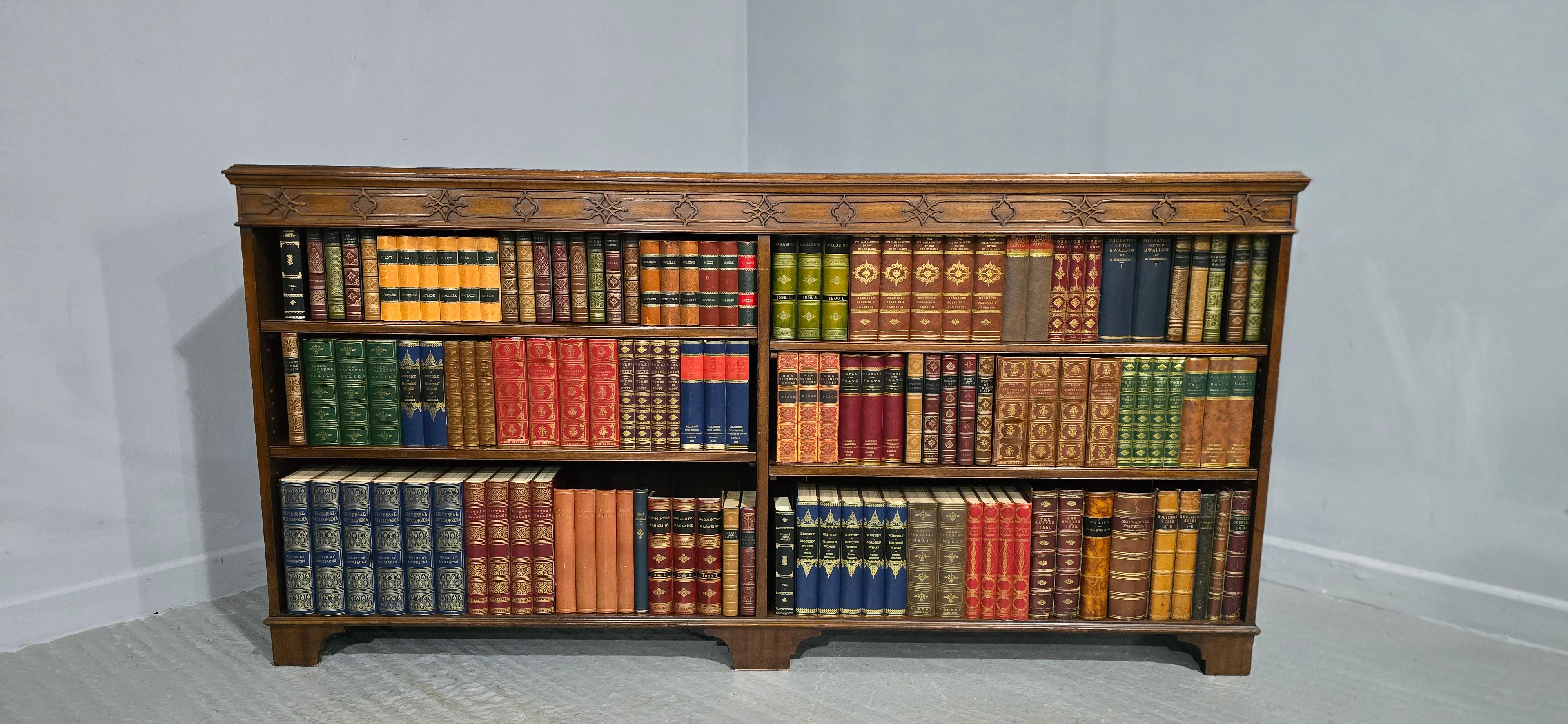 Vittoriano Libreria regolabile aperta bassa in mogano in vendita