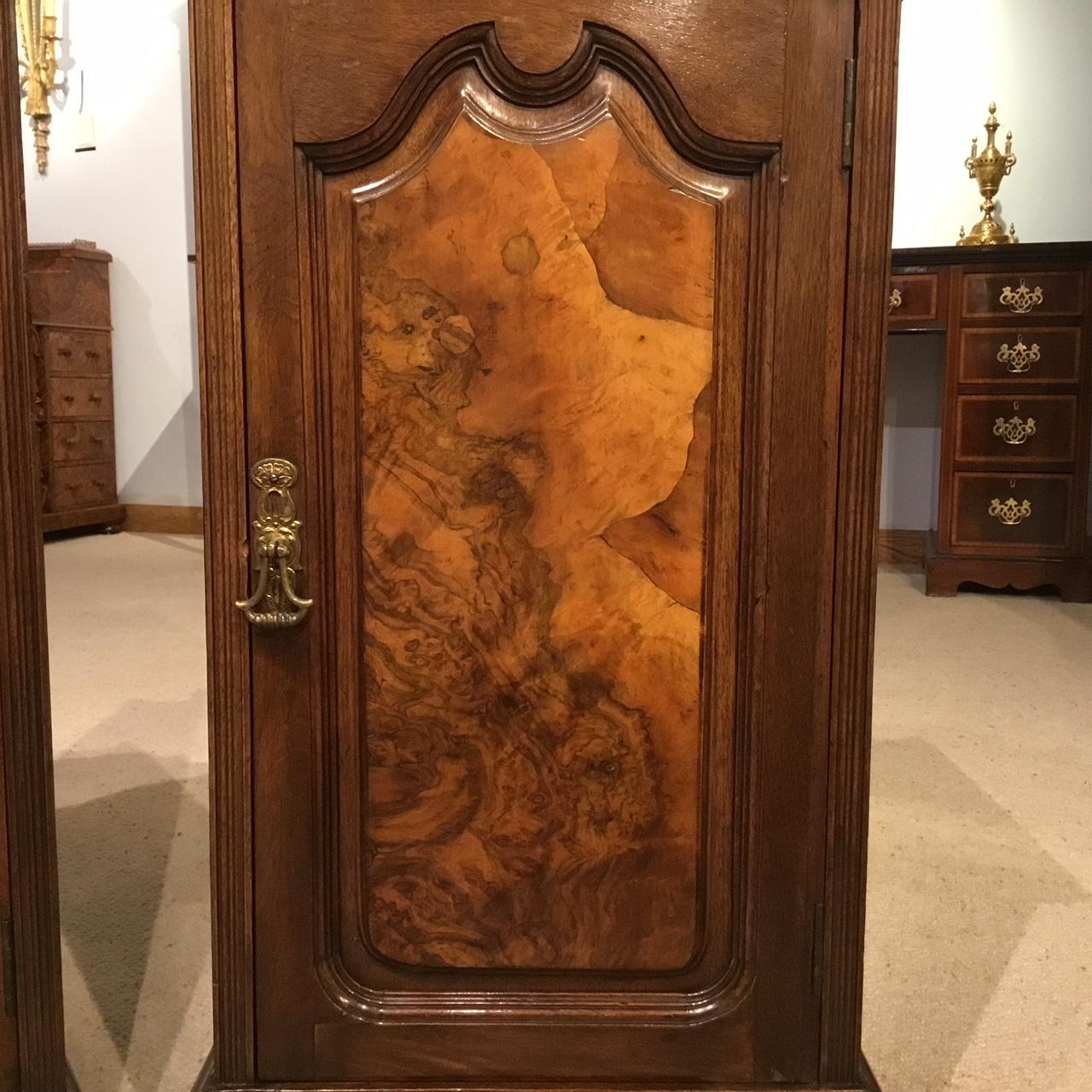 Good Pair of Burr Walnut and Walnut Late Victorian Period Bedside Cabinets In Excellent Condition In Darwen, GB