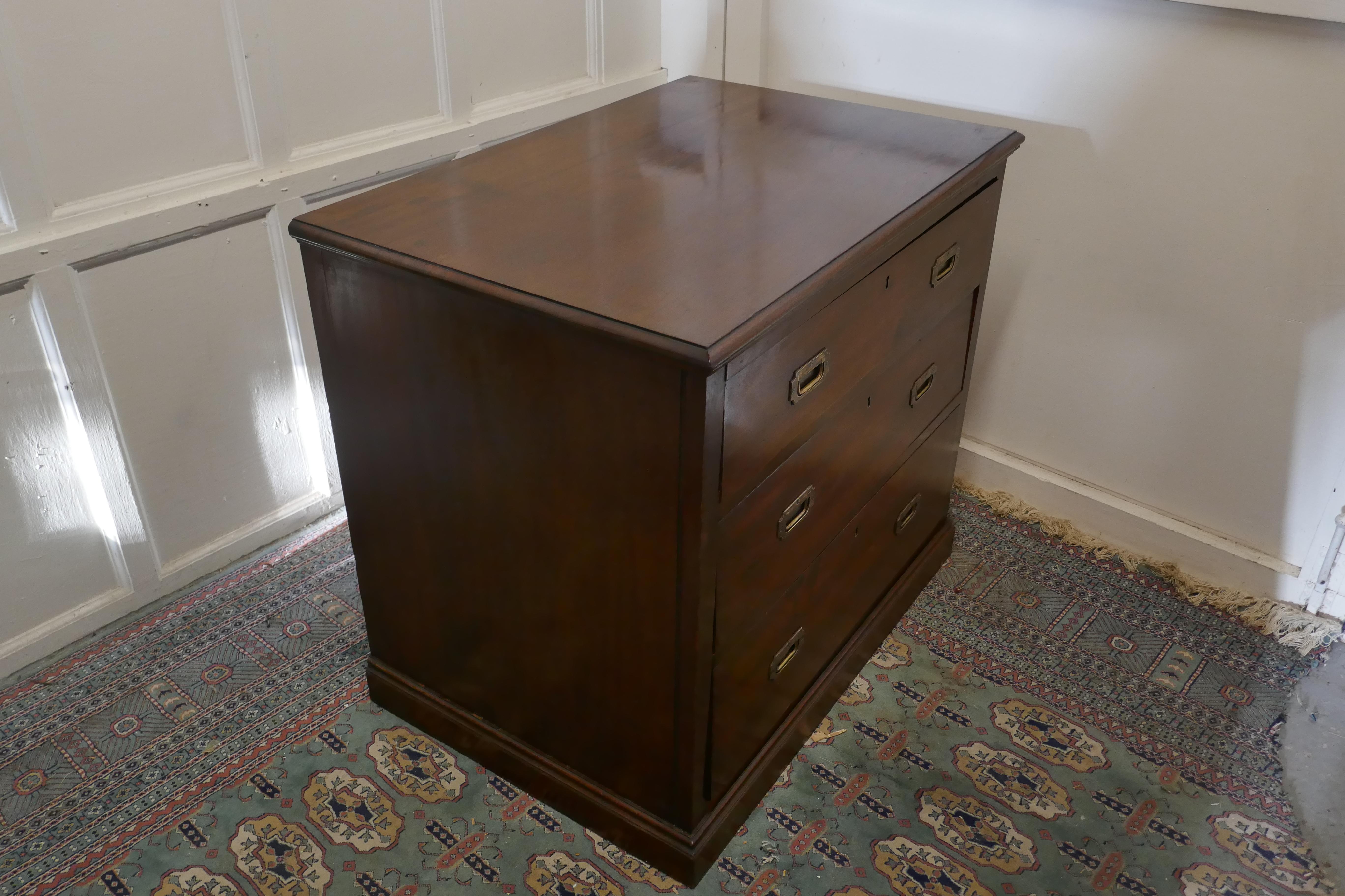 Good Quality 3 Drawer Mahogany Campaign Chest, from HMS Renown In Good Condition For Sale In Chillerton, Isle of Wight