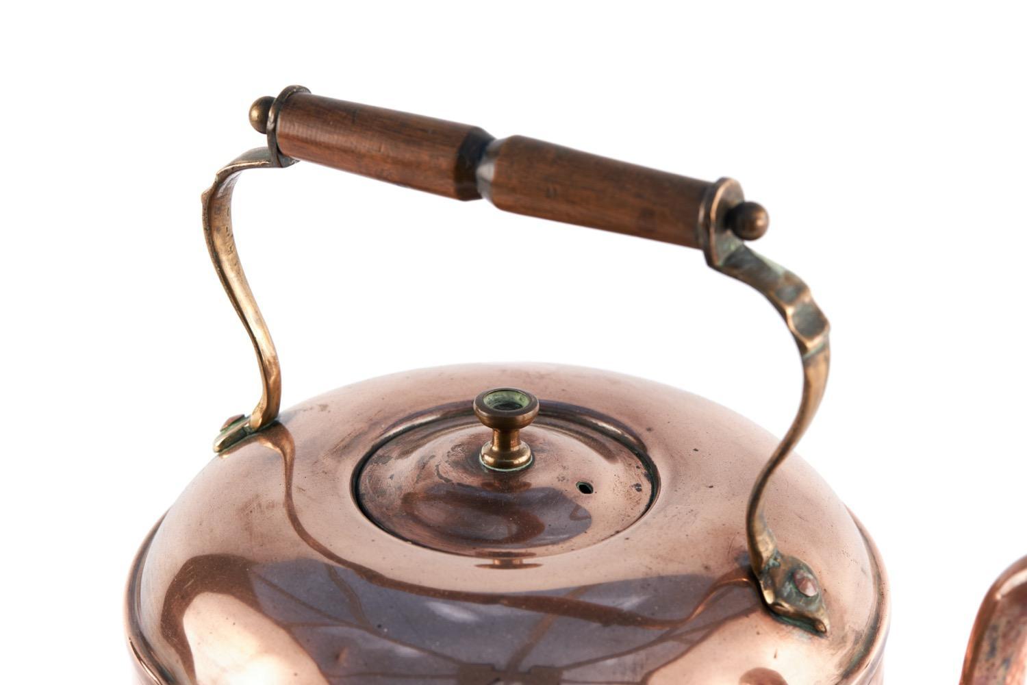 XIXe siècle Bouilloire en cuivre antique de bonne qualité en vente