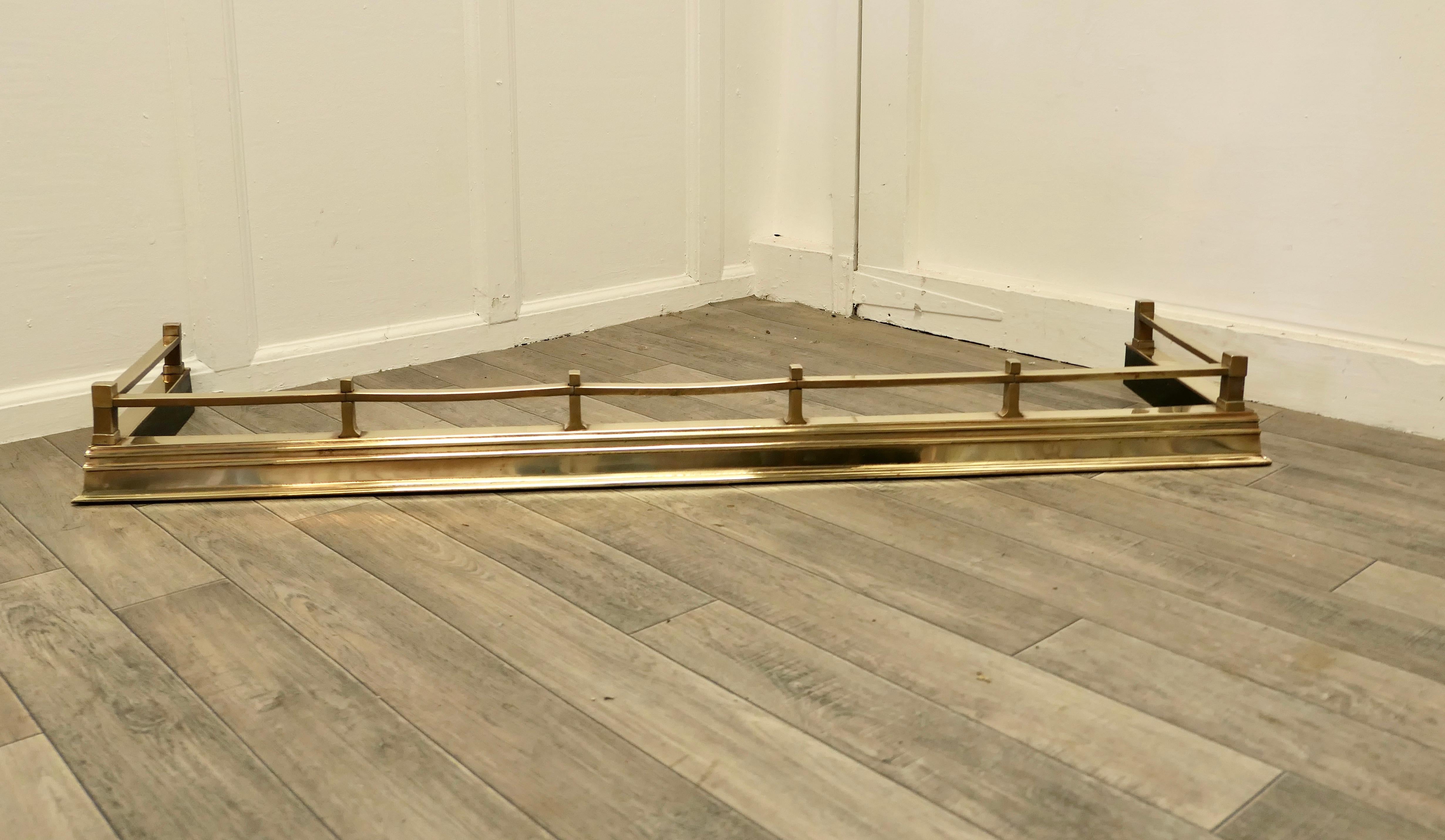 Good Quality Art Deco brass fender


 This is a Beautifully Designed and Stylish Brass Fender it has a square rail around the top matching the high shaped bottom plinth
The Fender is very good quality, it is in good condition
It is 5” high, and