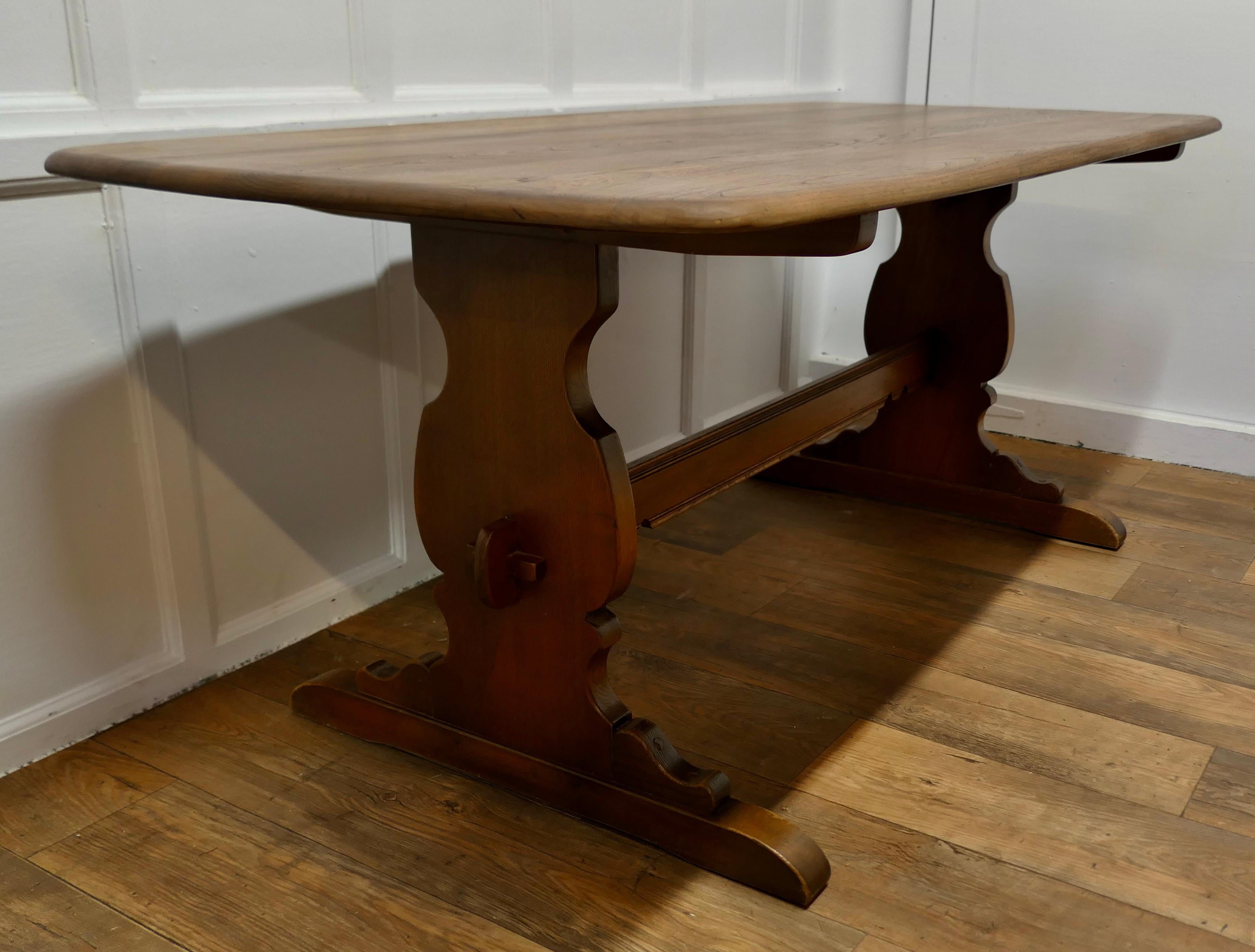 Country Good Quality Elm Refectory Dining Table This is a Superb Piece For Sale
