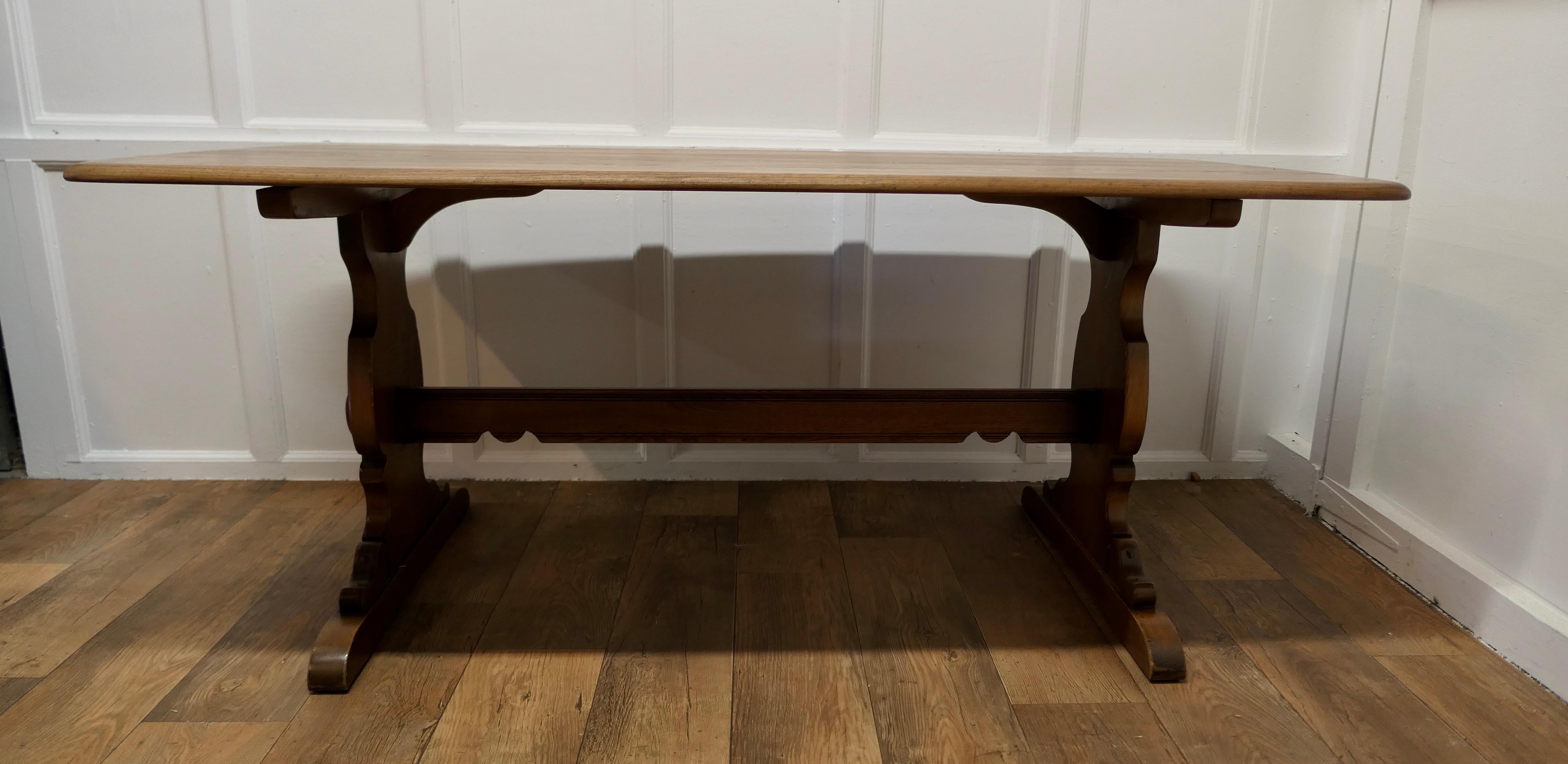 Good Quality Elm Refectory Dining Table This is a Superb Piece For Sale 4