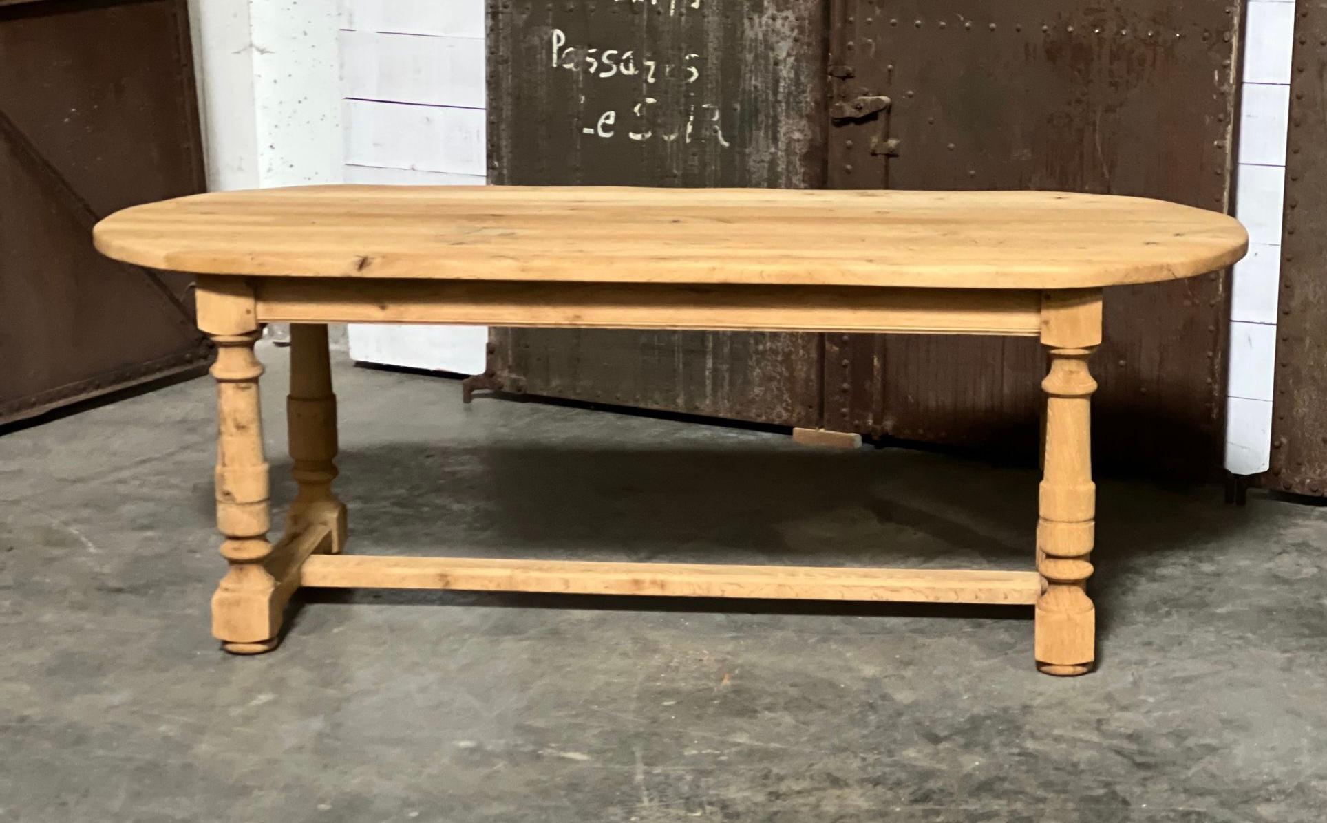 Good Quality French Bleached Oak Farmhouse Dining Table  15