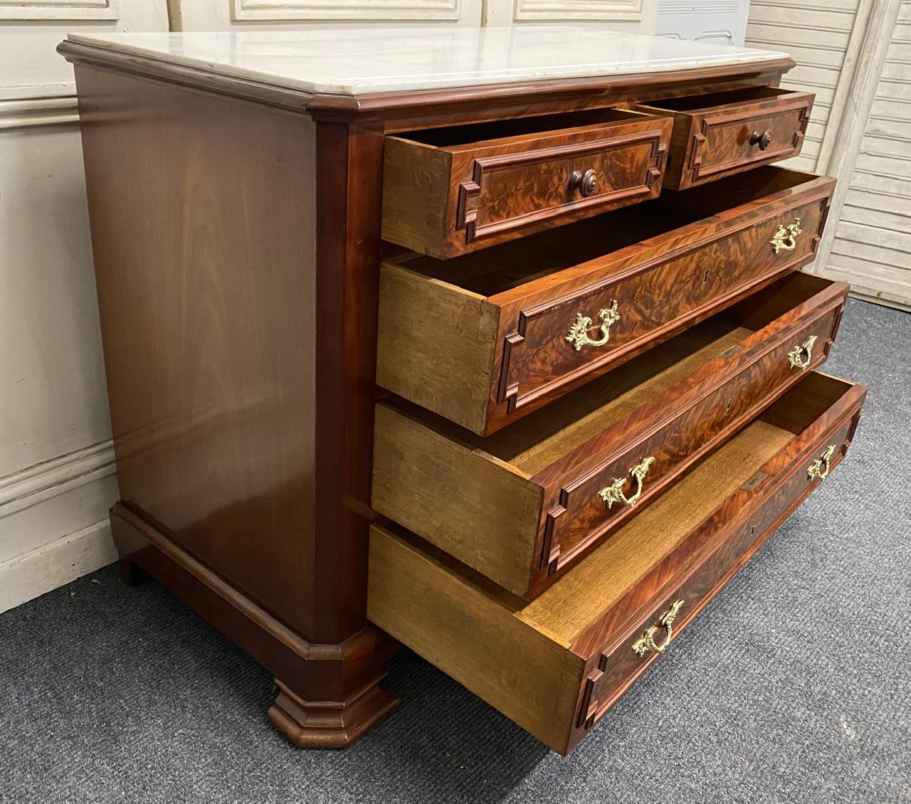 Good Quality French Marble Top Commode Chest of Drawers For Sale 3