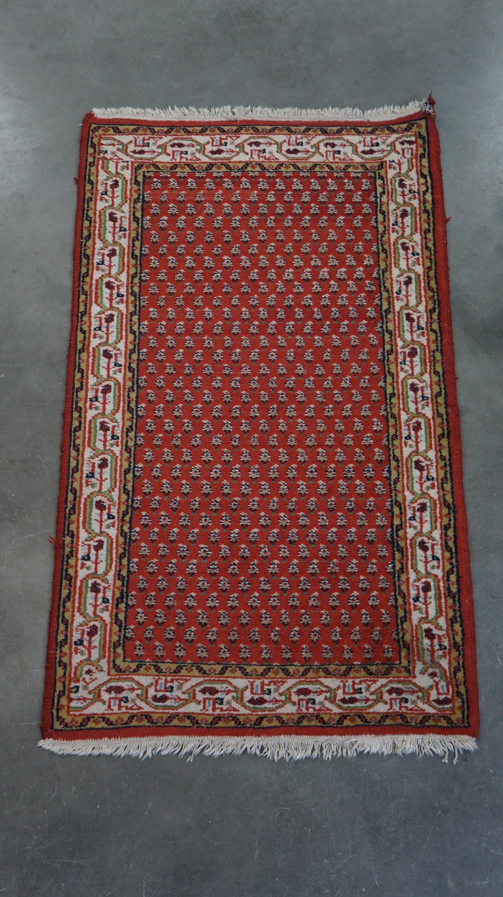 Tessuto a mano Tappeto in stile orientale di buona qualità con stampa classica 165x92cm in vendita