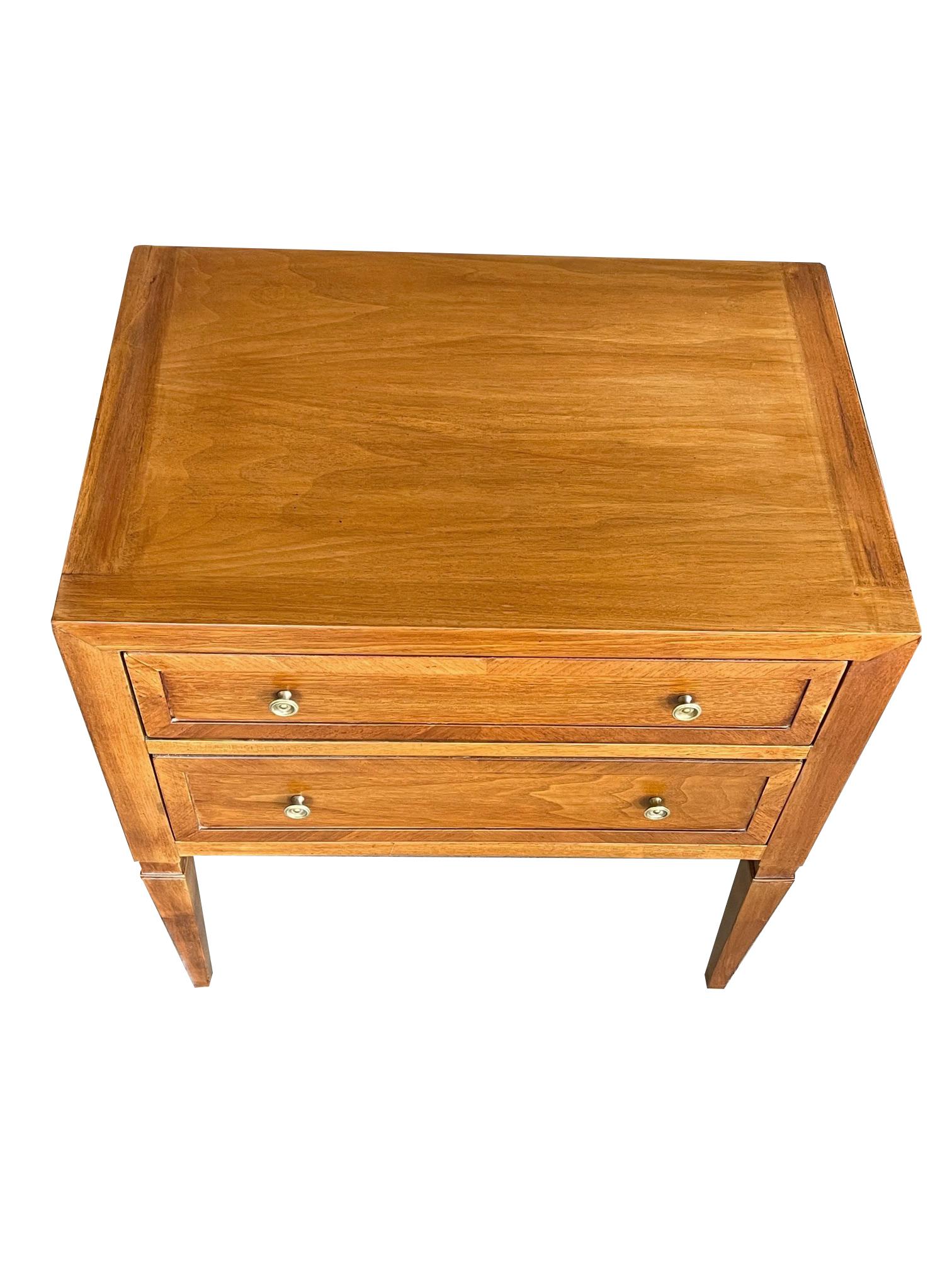 Good Quality Pair of John Stuart 1960's Cherrywood 2-Drawer bedside Chests For Sale 1