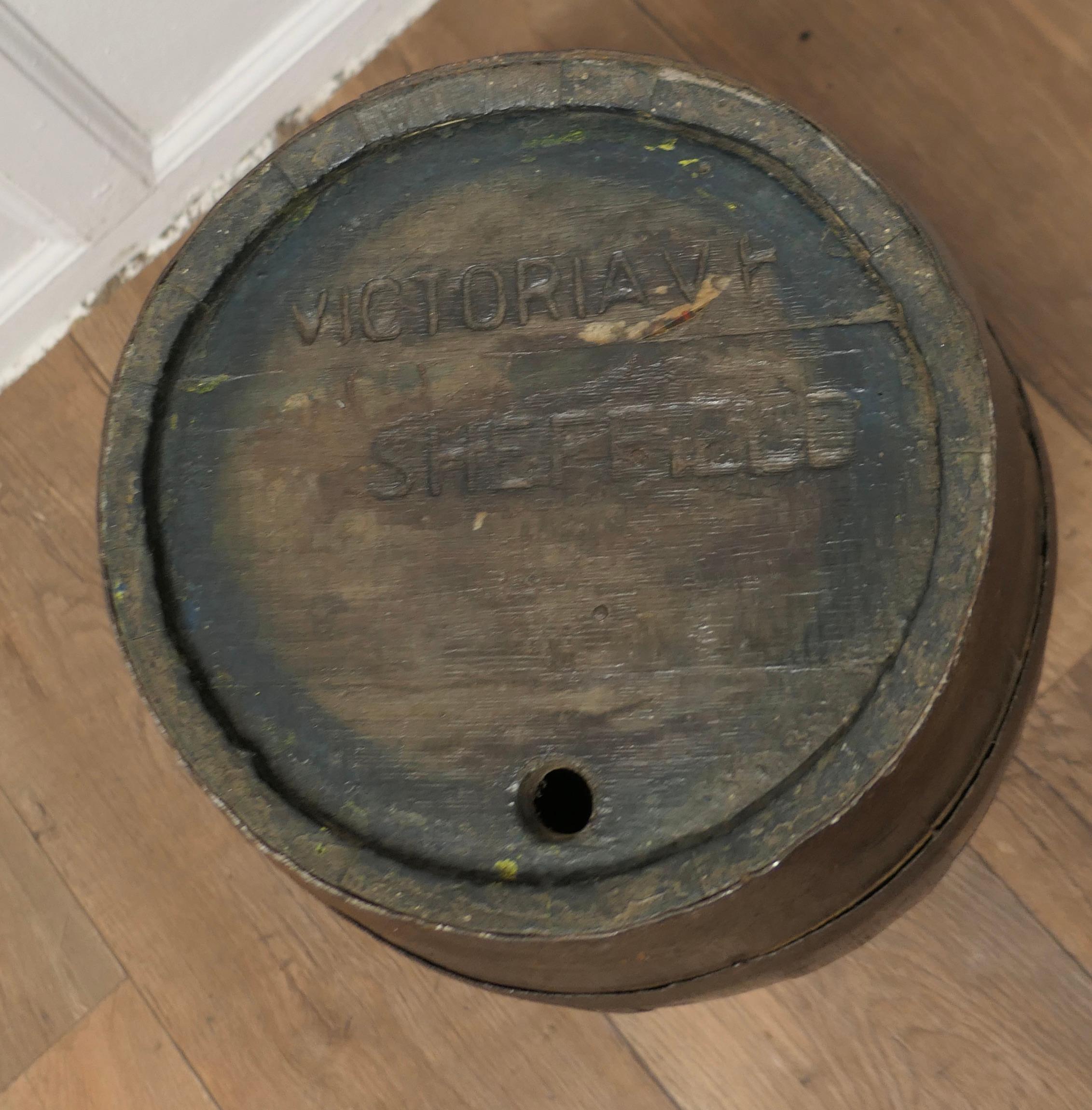 Good Size 19th Century Sheffield Oak Brewery Barrel, Table, Log Bin   For Sale 1