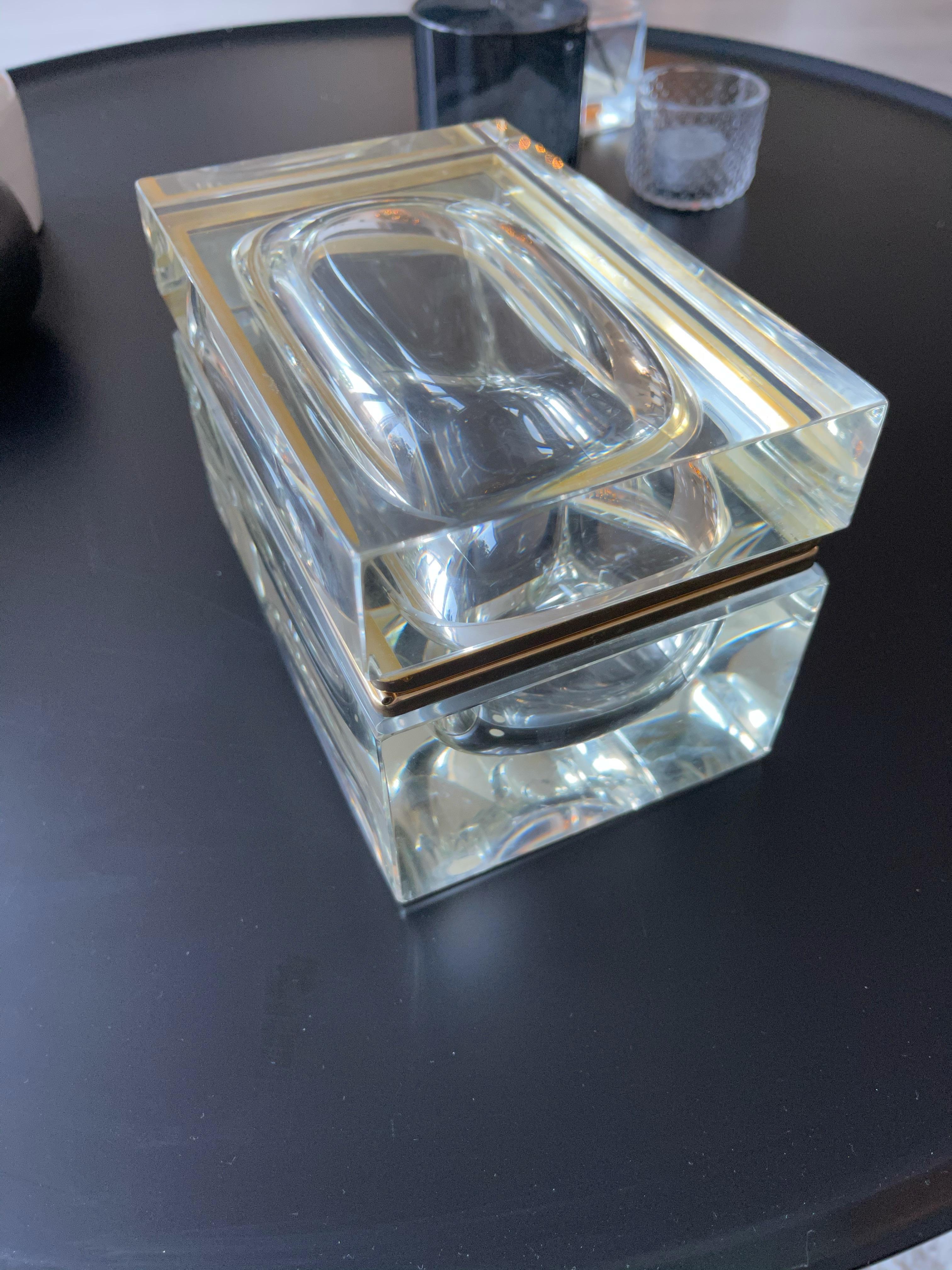 Good Size and Exceptional Murano Clear Glass Art Box Designed by Mandruzzato 7
