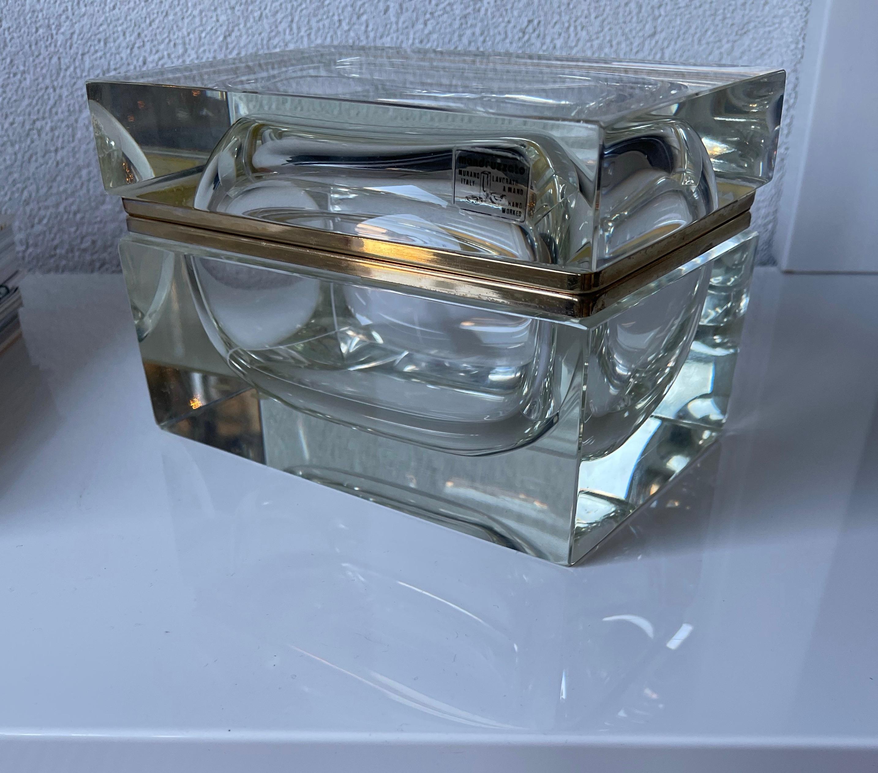 Good Size and Exceptional Murano Clear Glass Art Box Designed by Mandruzzato In Excellent Condition In Lisse, NL