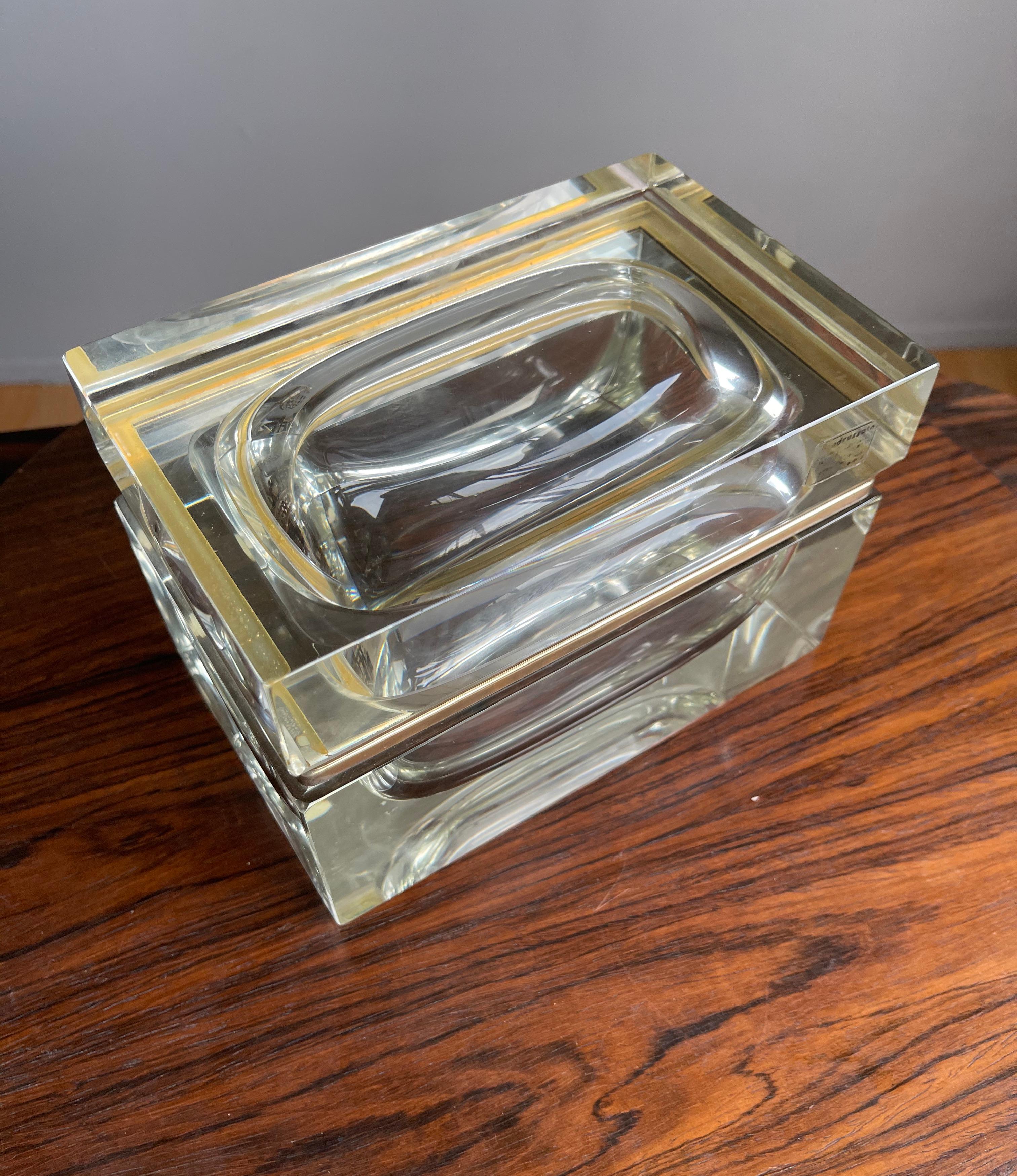 20th Century Good Size and Exceptional Murano Clear Glass Art Box Designed by Mandruzzato