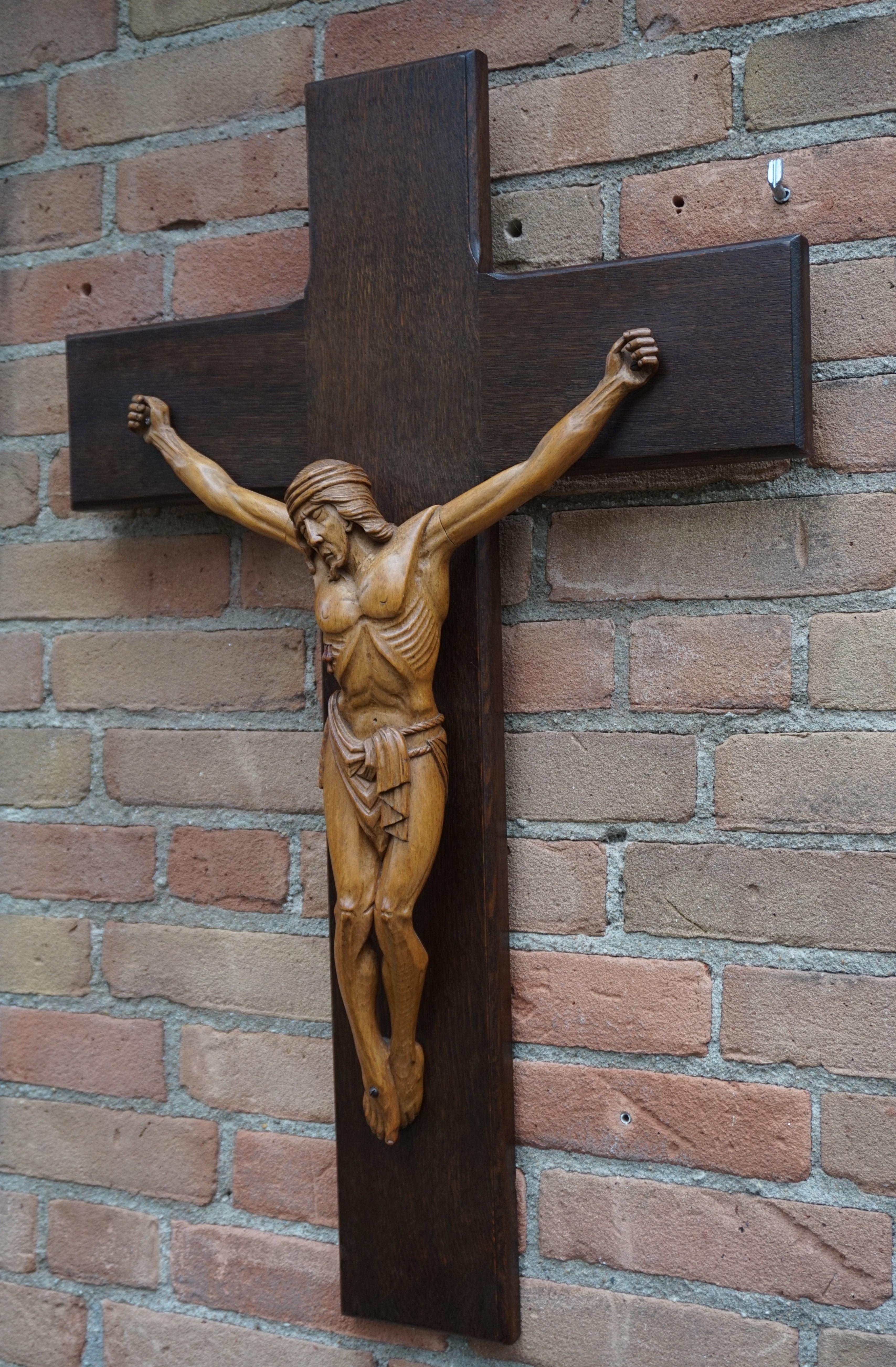 Good Size and Hand Carved Mid to Early 20th Century Corpus of Christ or Crucifix 4