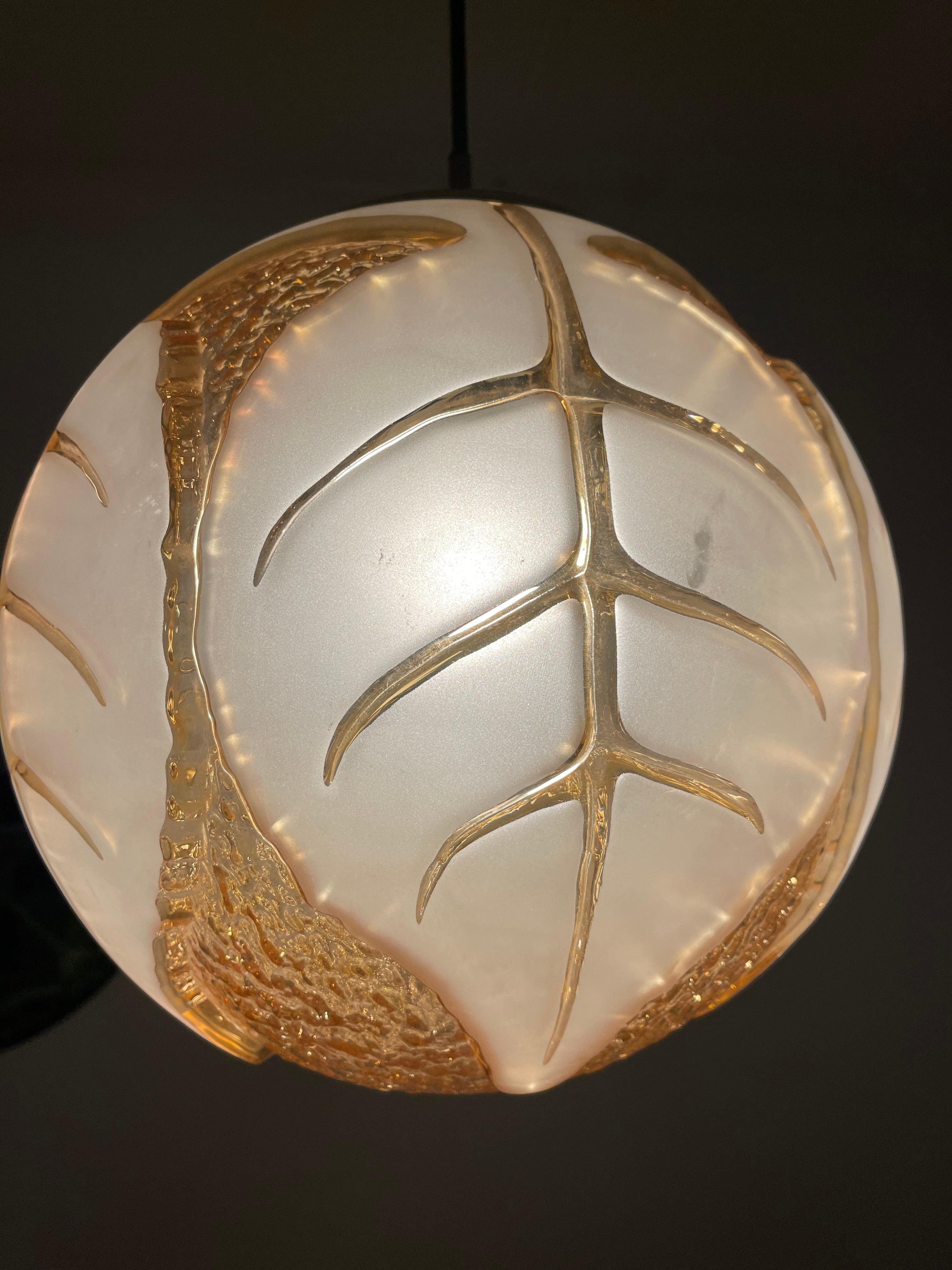Good Size and Marvelous Shape Midcentury Modern Glass Beech Leaf Pendant Light For Sale 5