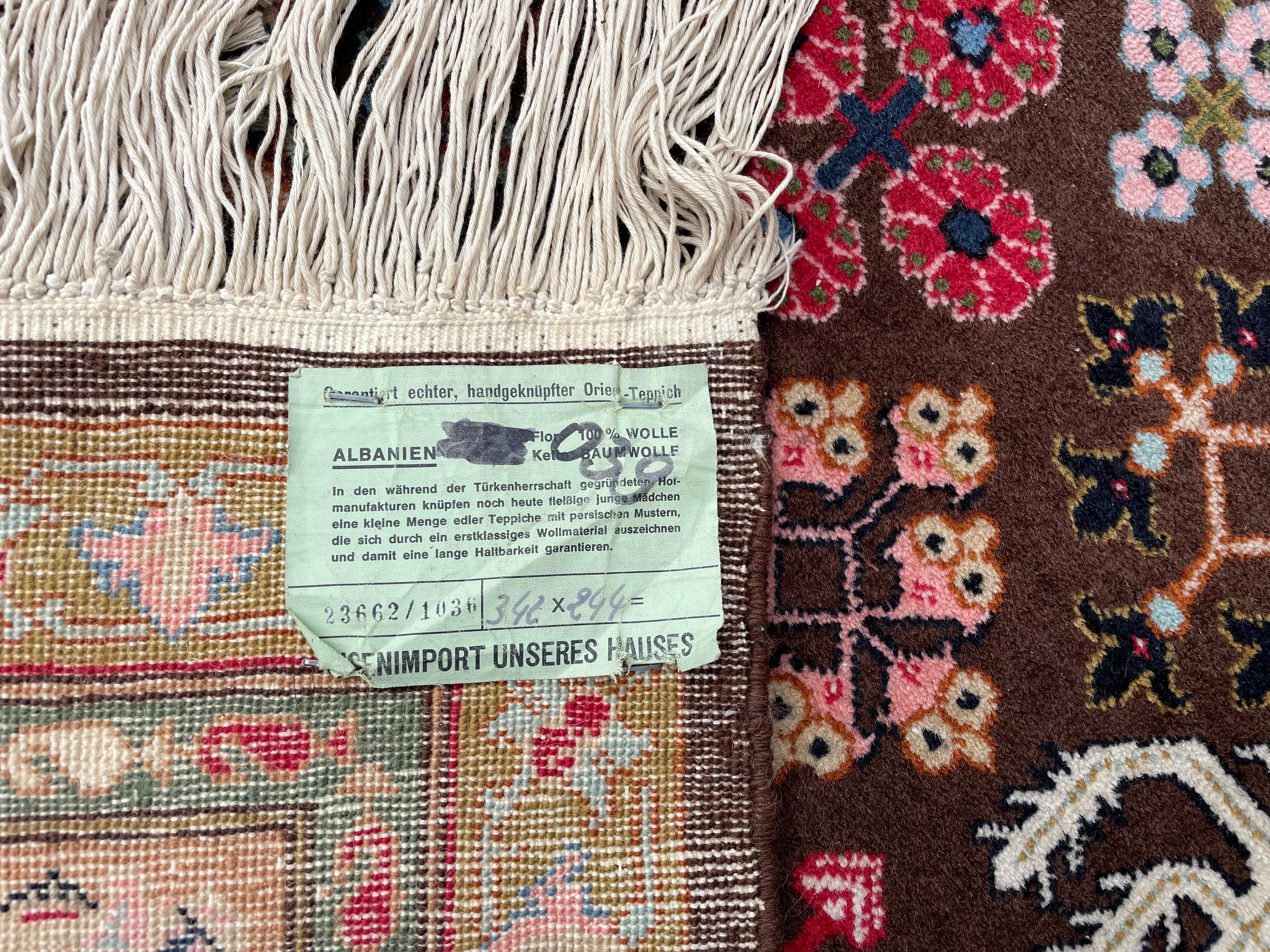 Gute Größe & gut aussehender handgeknüpfter Vintage-Teppich mit lebhaften Farben im Angebot 3