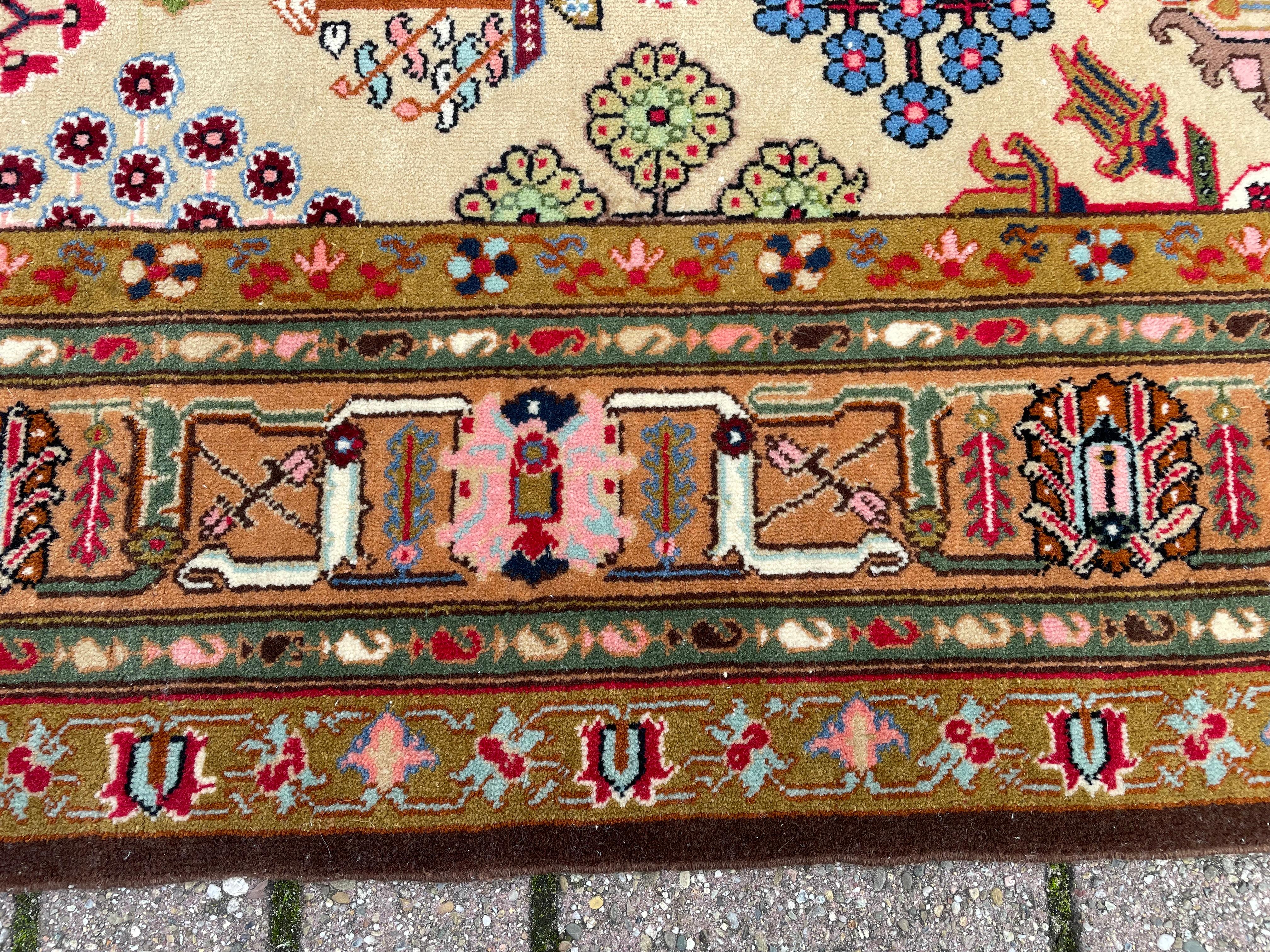 Good Size & Great Looking Vintage Hand Knotted Rug / Carpet with Vibrant Colors For Sale 5