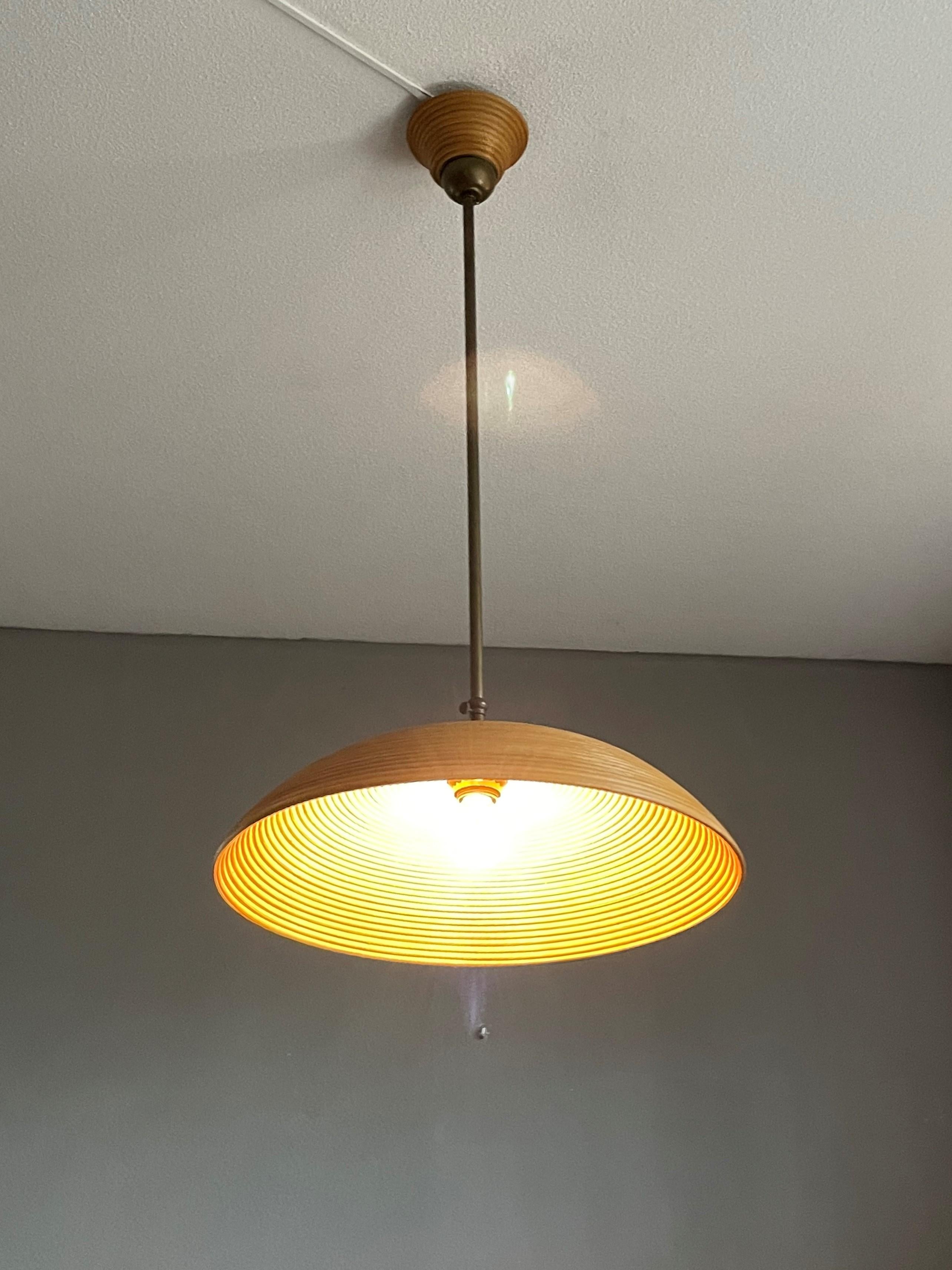 Good Size Pair of Hand Crafted Mid-Century Modern Rattan and Brass Pendant Lamps For Sale 4