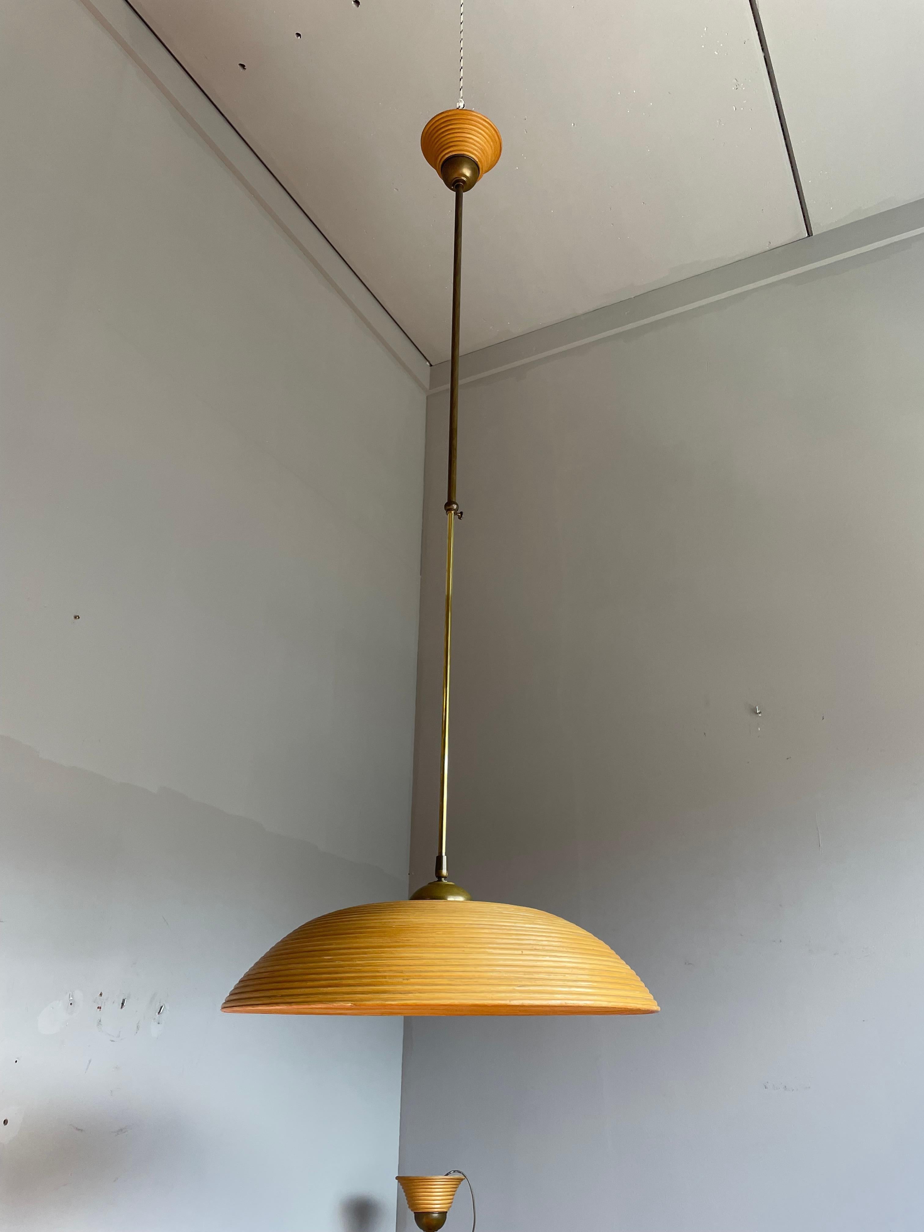 Good Size Pair of Hand Crafted Mid-Century Modern Rattan and Brass Pendant Lamps For Sale 2