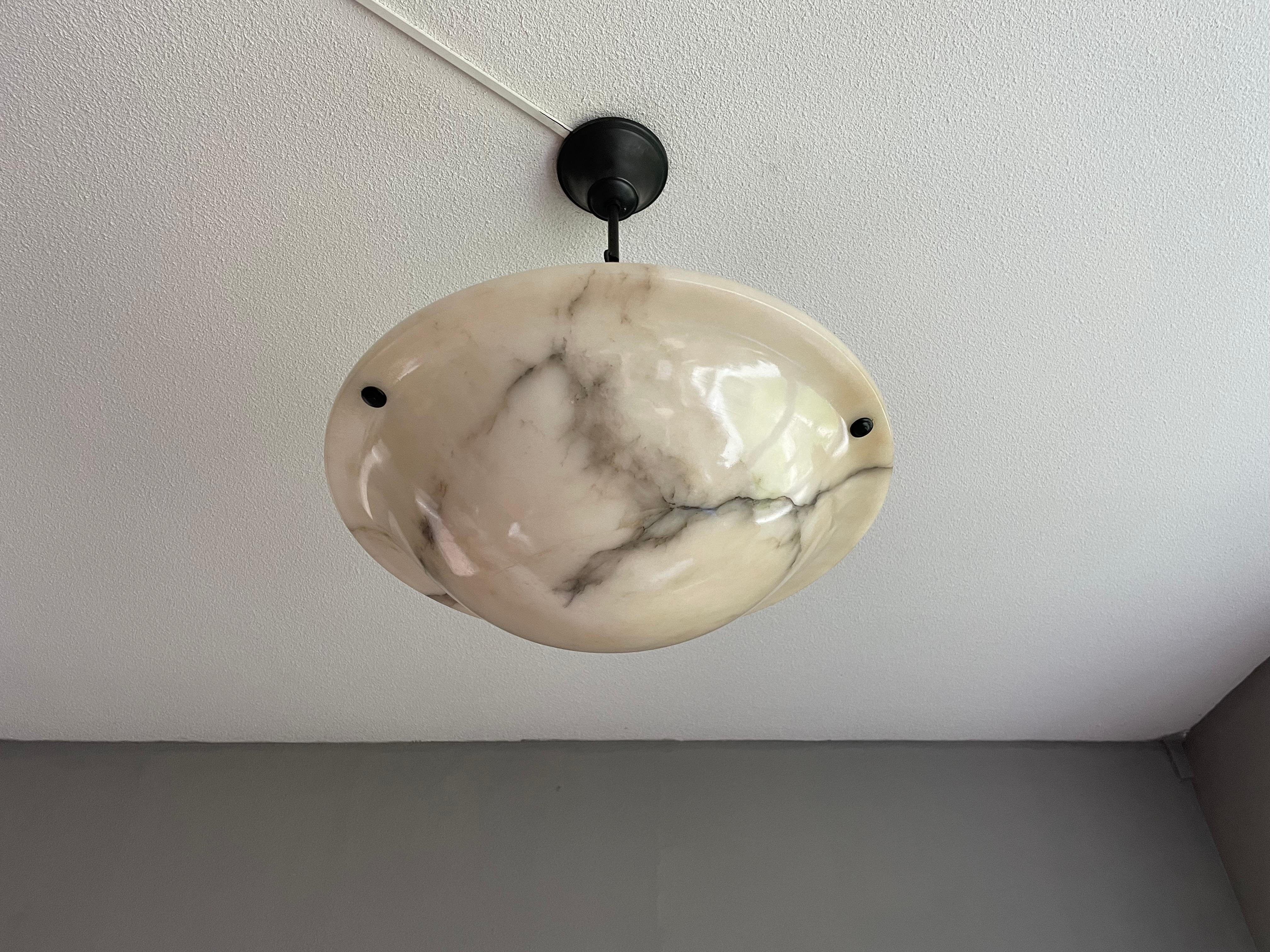Good Size & Timeless Art Deco White Alabaster & Black Chain Pendant Flush Mount In Good Condition In Lisse, NL