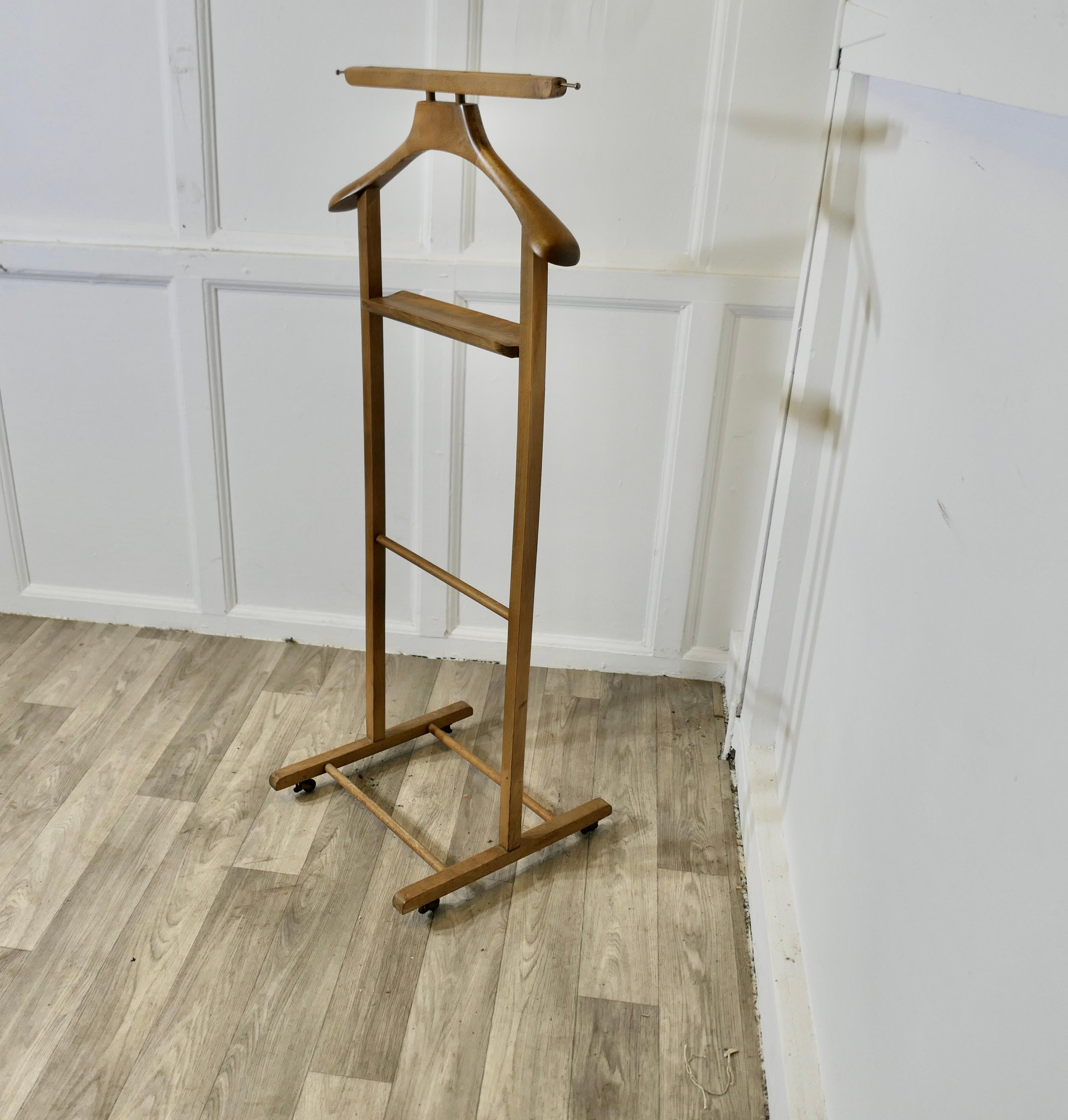Gute robuste Art Deco Gentleman's Floor Standing Valet oder Anzug Kleiderbügel (Moderne der Mitte des Jahrhunderts) im Angebot